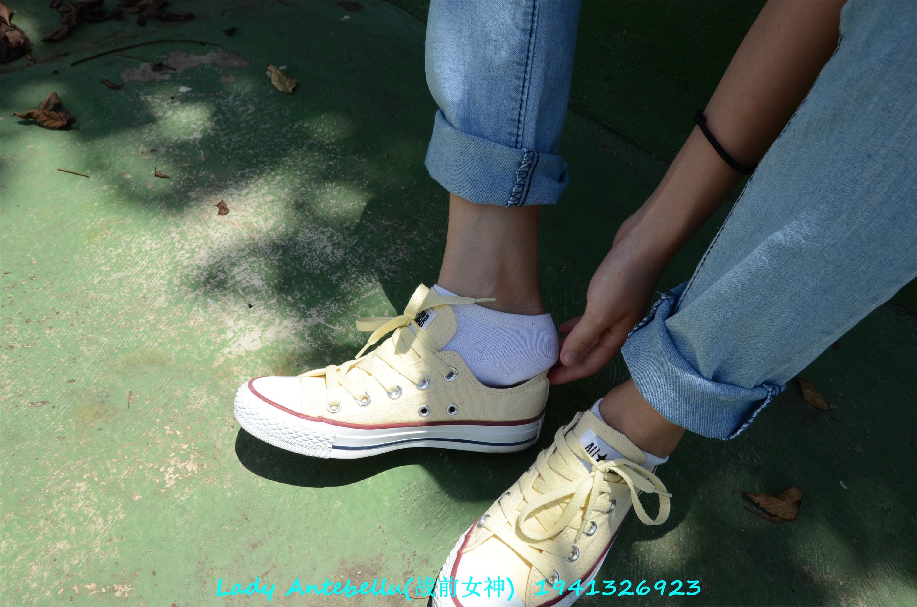 [战前女神] 恋足美腿棉袜女神级摄影套图 038