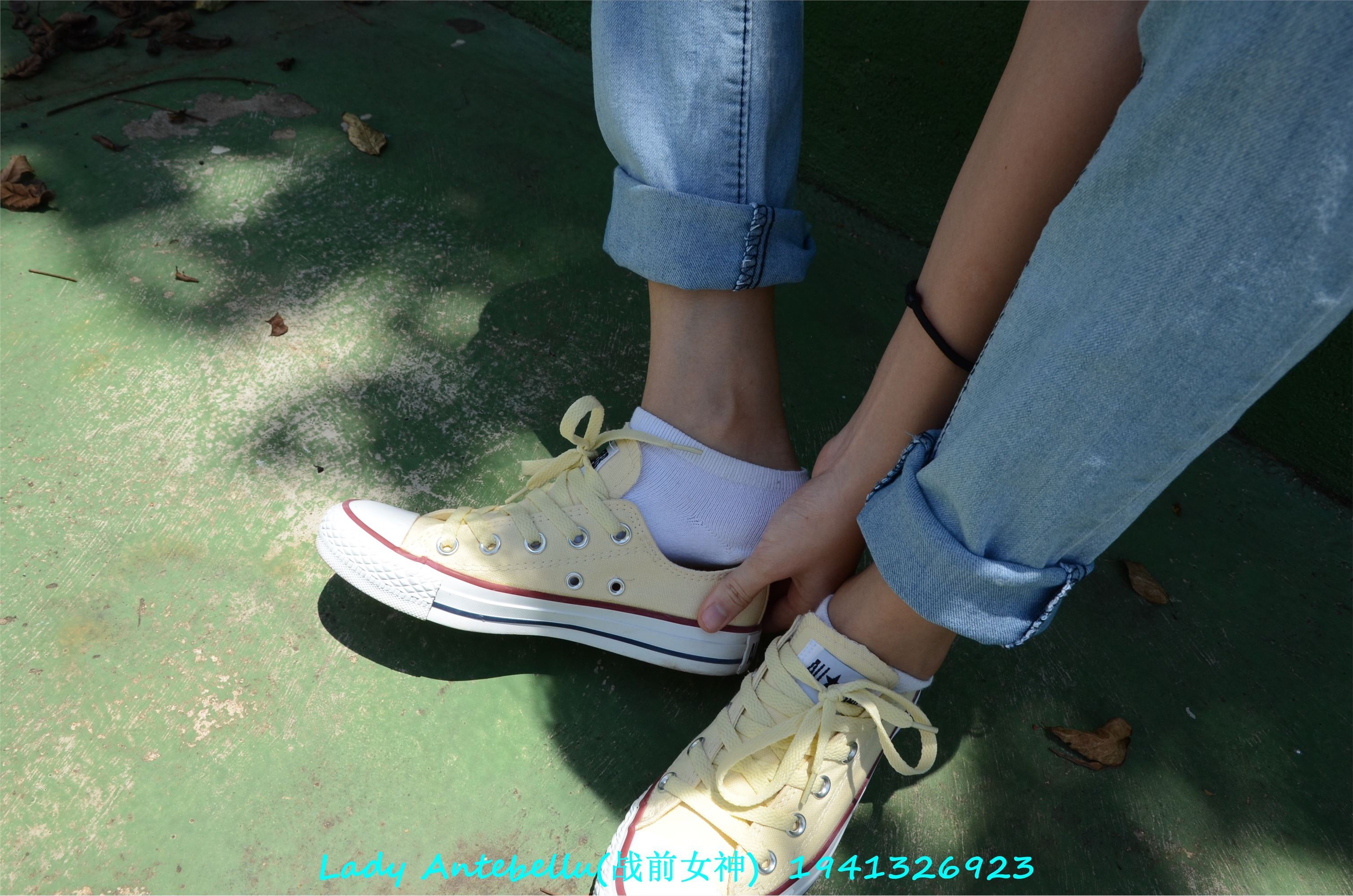 [战前女神] 恋足美腿棉袜女神级摄影套图 038