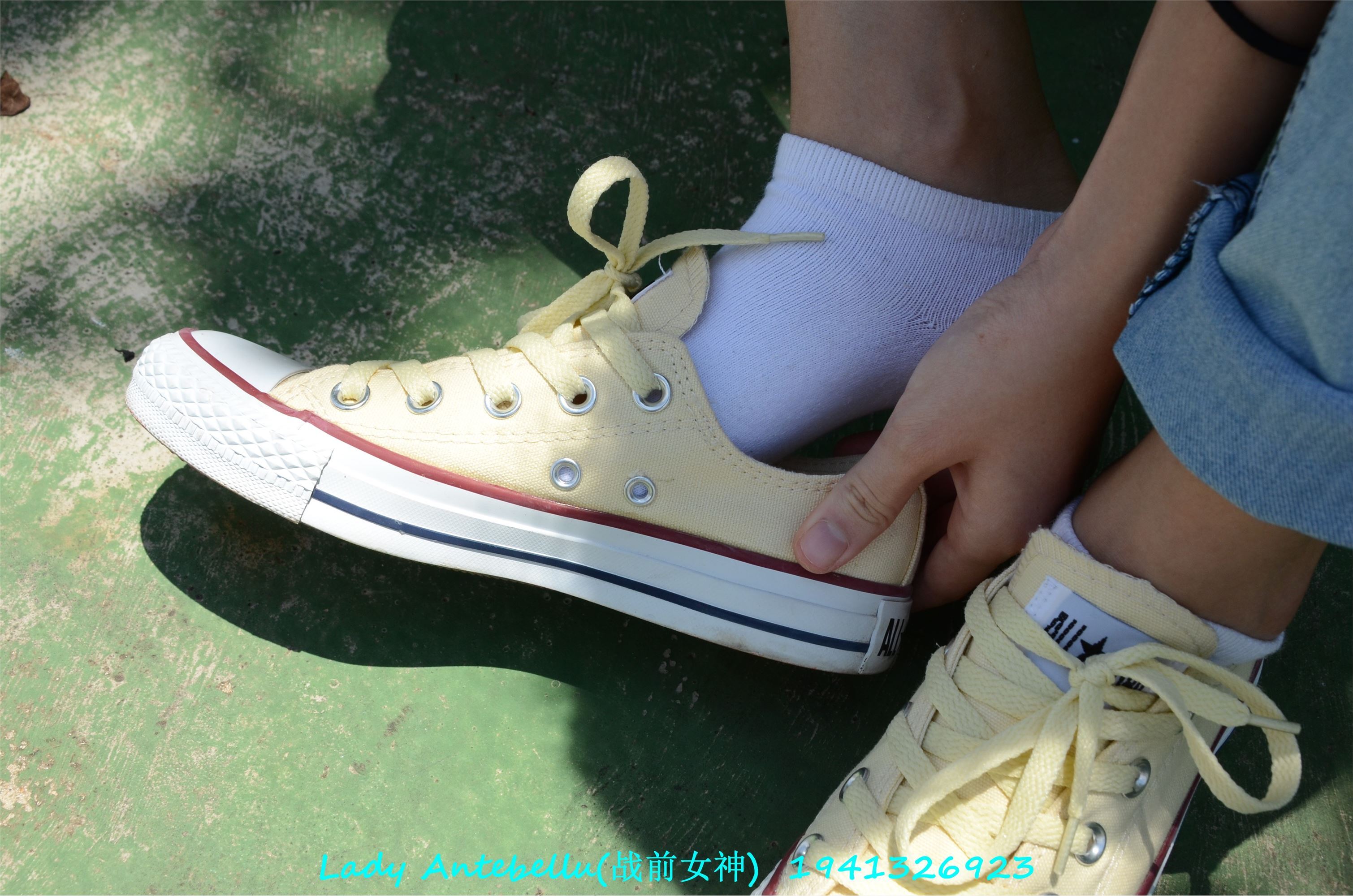 [战前女神] 恋足美腿棉袜女神级摄影套图 038