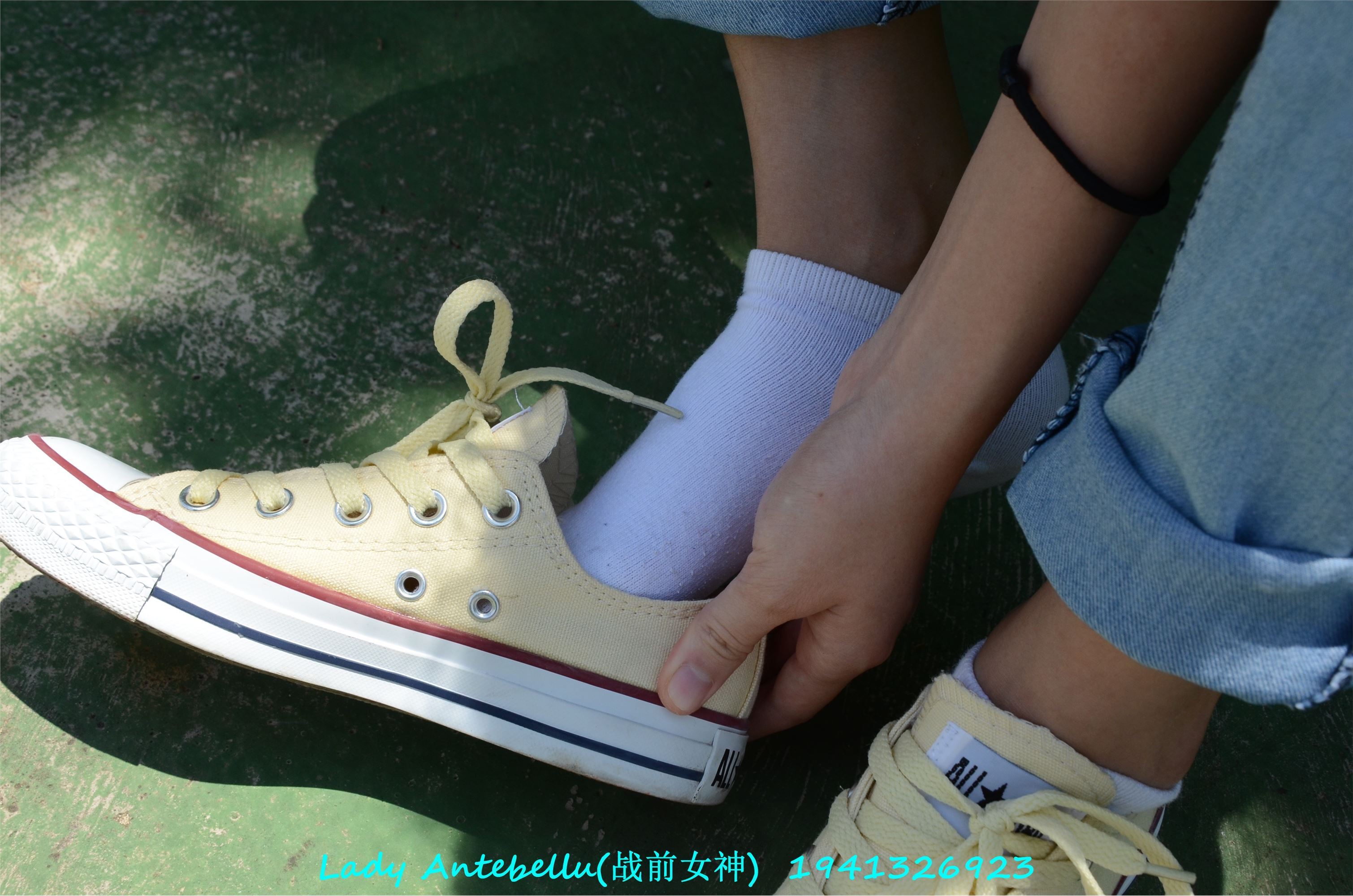 [战前女神] 恋足美腿棉袜女神级摄影套图 038