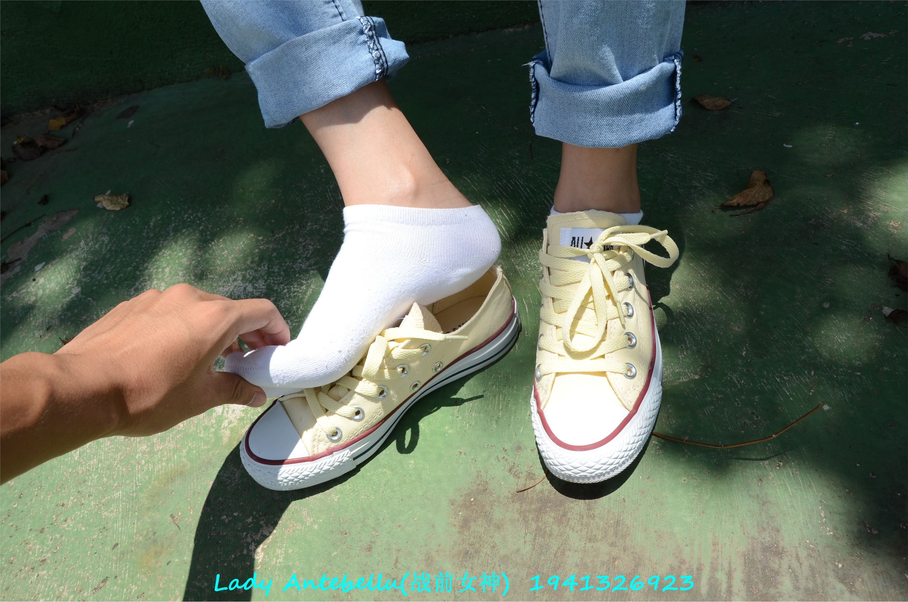 [战前女神] 恋足美腿棉袜女神级摄影套图 038