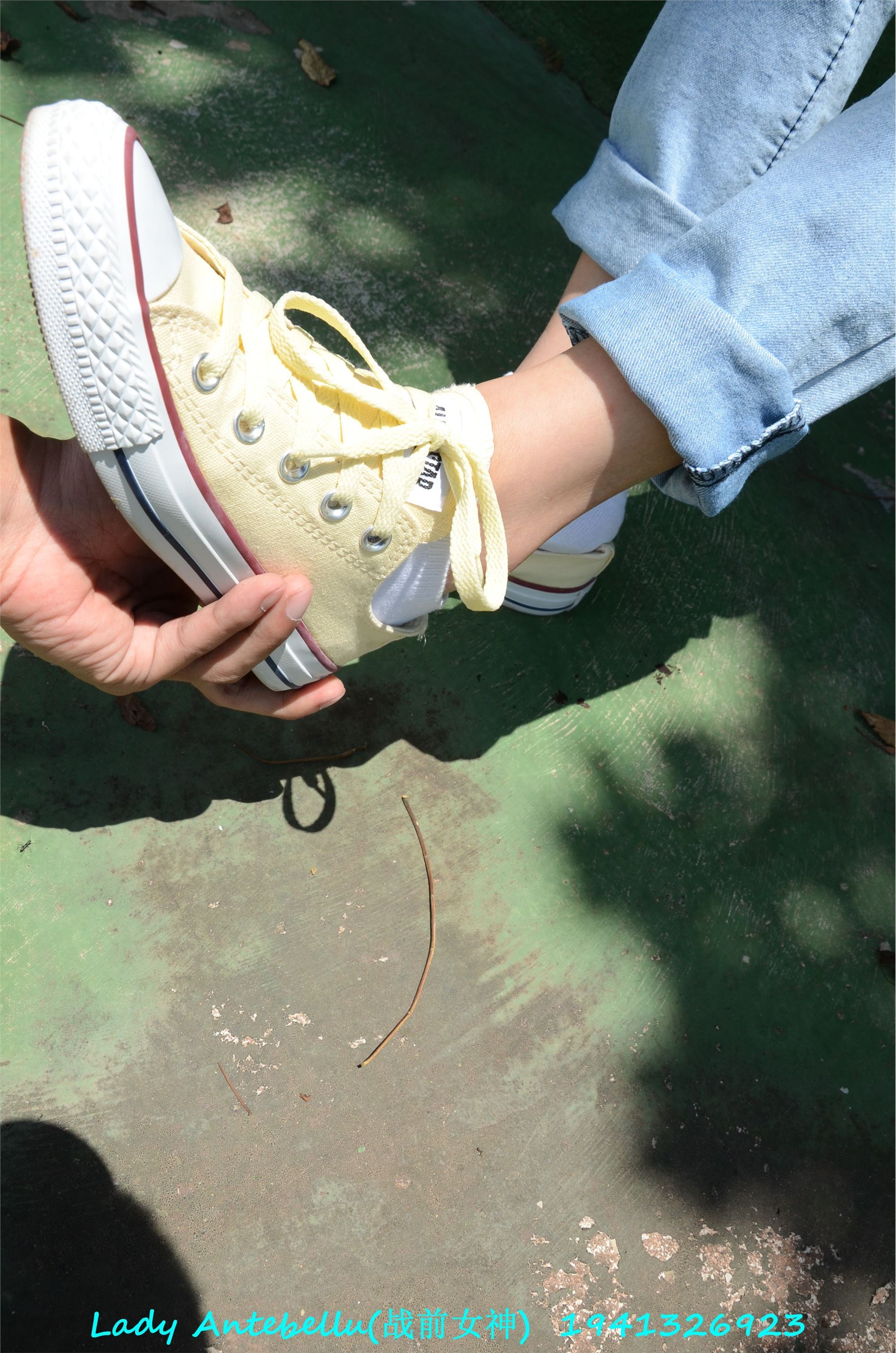 [战前女神] 恋足美腿棉袜女神级摄影套图 038