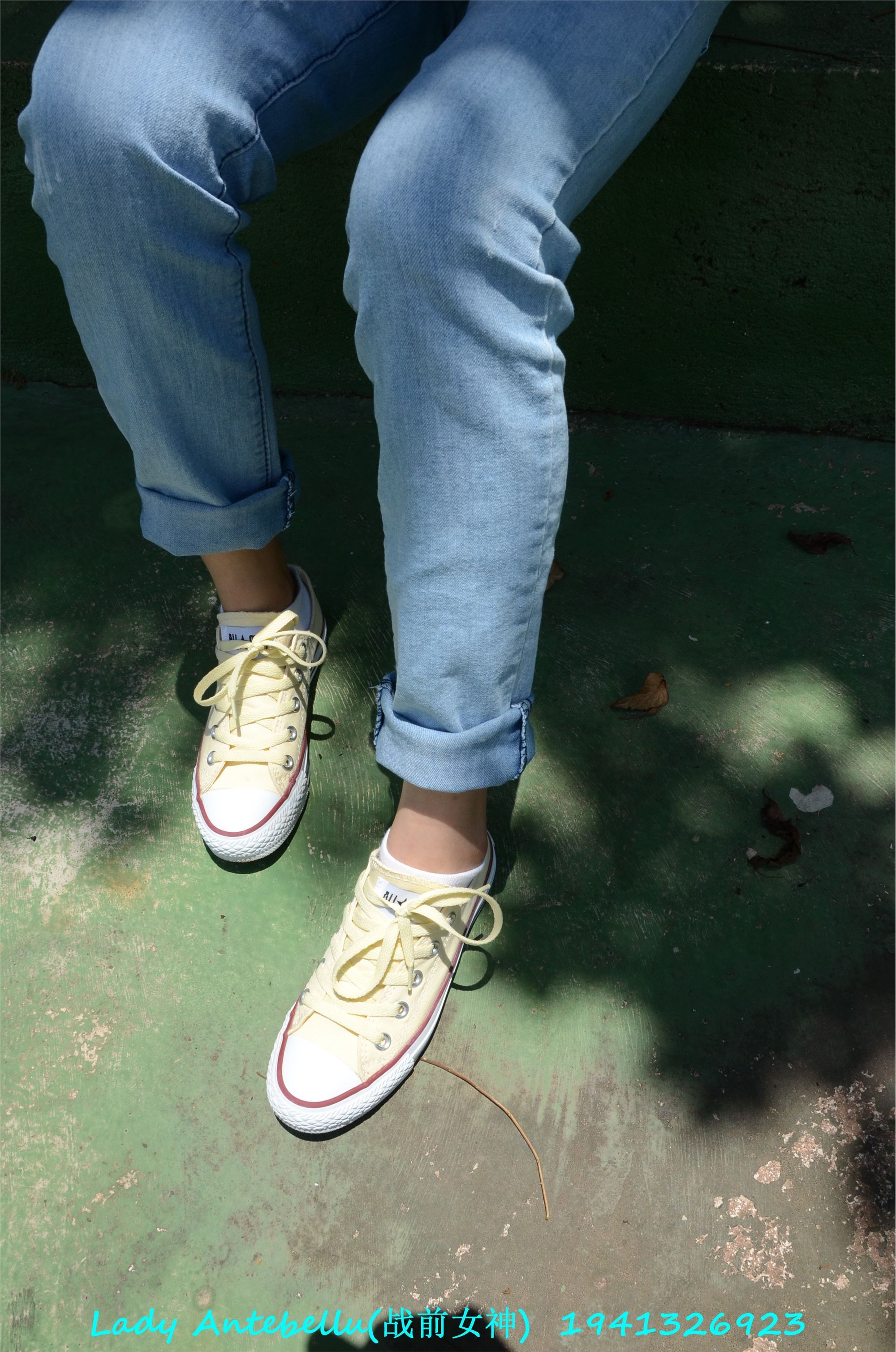 [战前女神] 恋足美腿棉袜女神级摄影套图 038