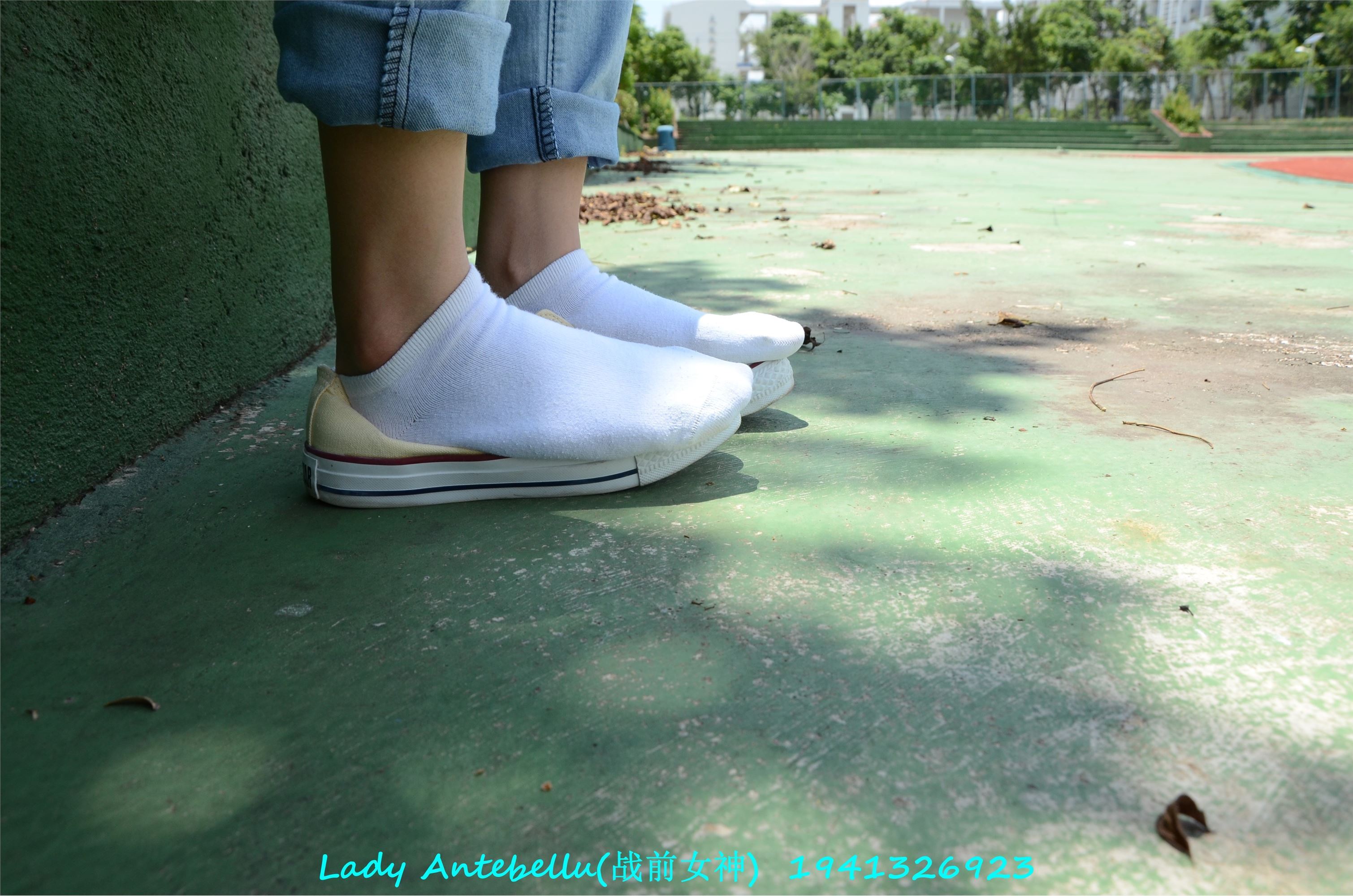 [战前女神] 恋足美腿棉袜女神级摄影套图 038