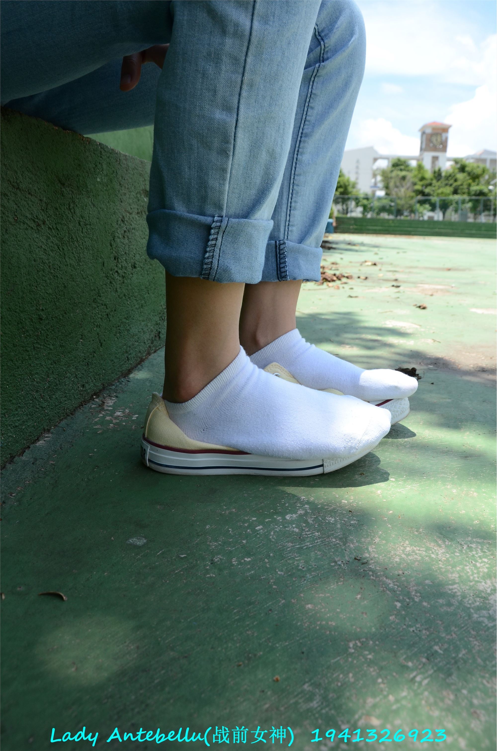 [战前女神] 恋足美腿棉袜女神级摄影套图 038