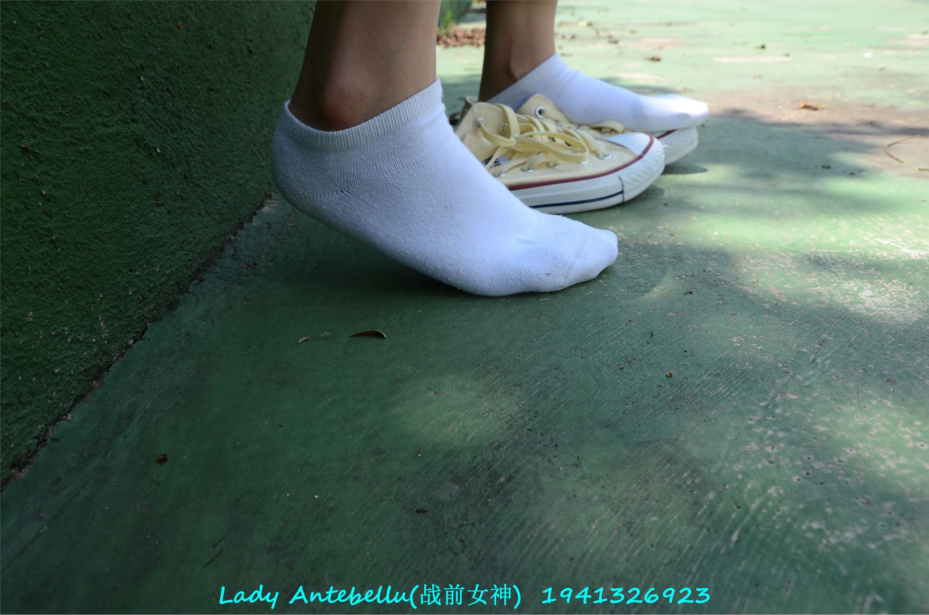 [战前女神] 恋足美腿棉袜女神级摄影套图 038