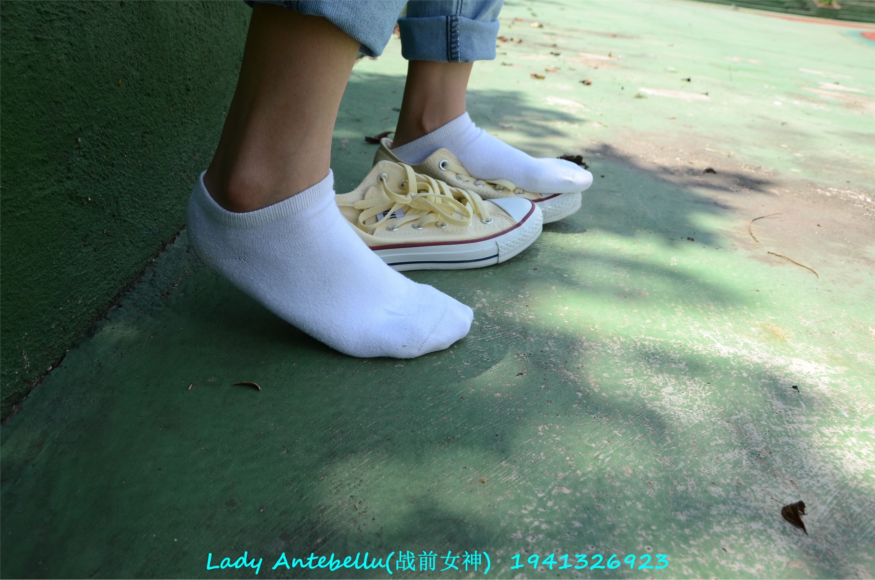 [战前女神] 恋足美腿棉袜女神级摄影套图 038