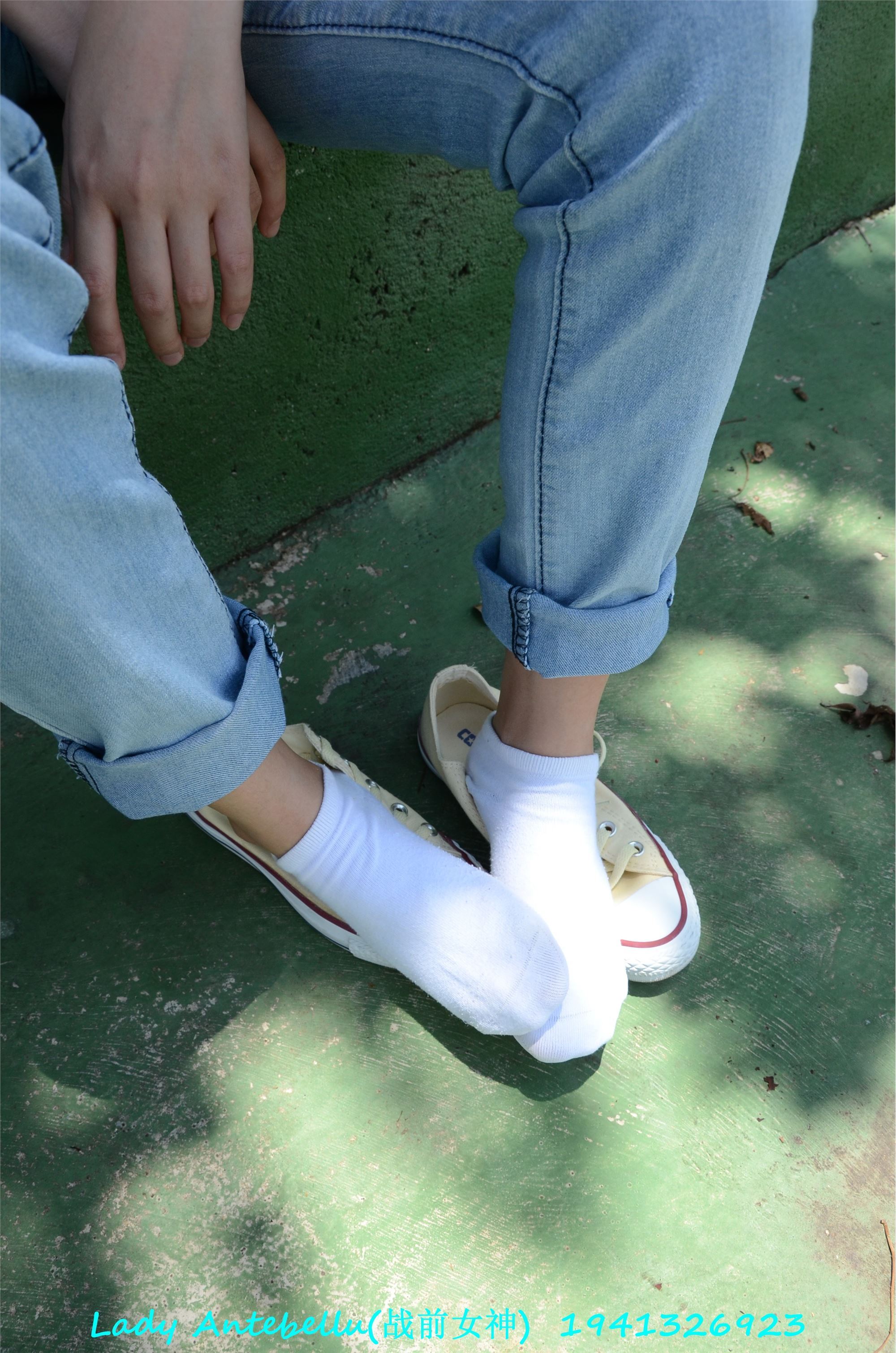 [战前女神] 恋足美腿棉袜女神级摄影套图 038