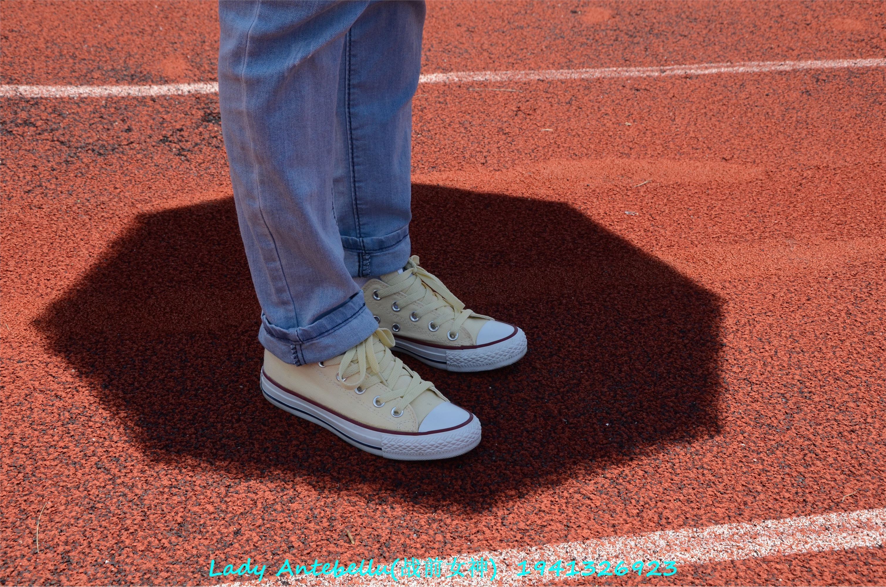 [战前女神] 恋足美腿棉袜女神级摄影套图 038