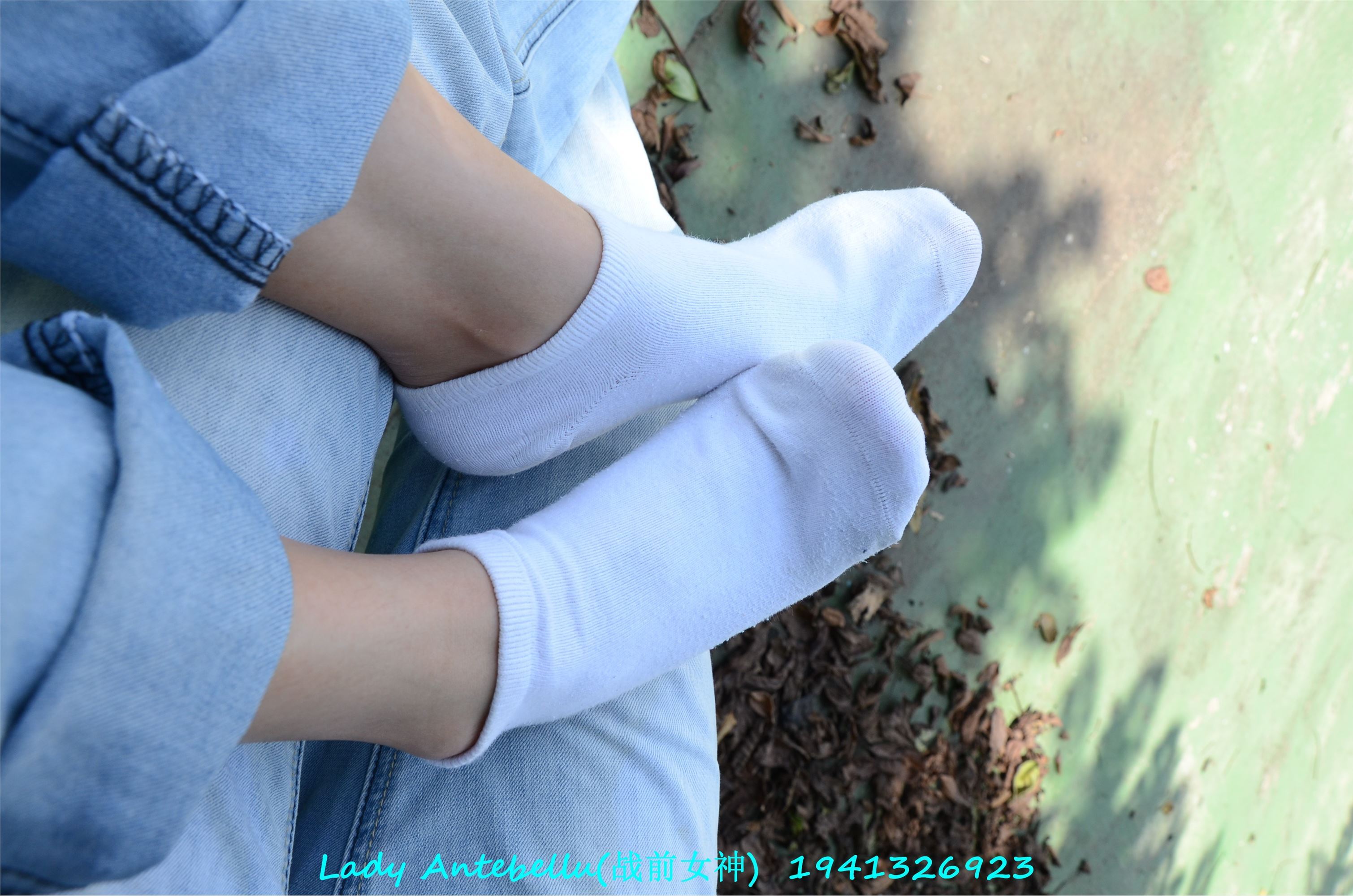 [战前女神] 恋足美腿棉袜女神级摄影套图 038