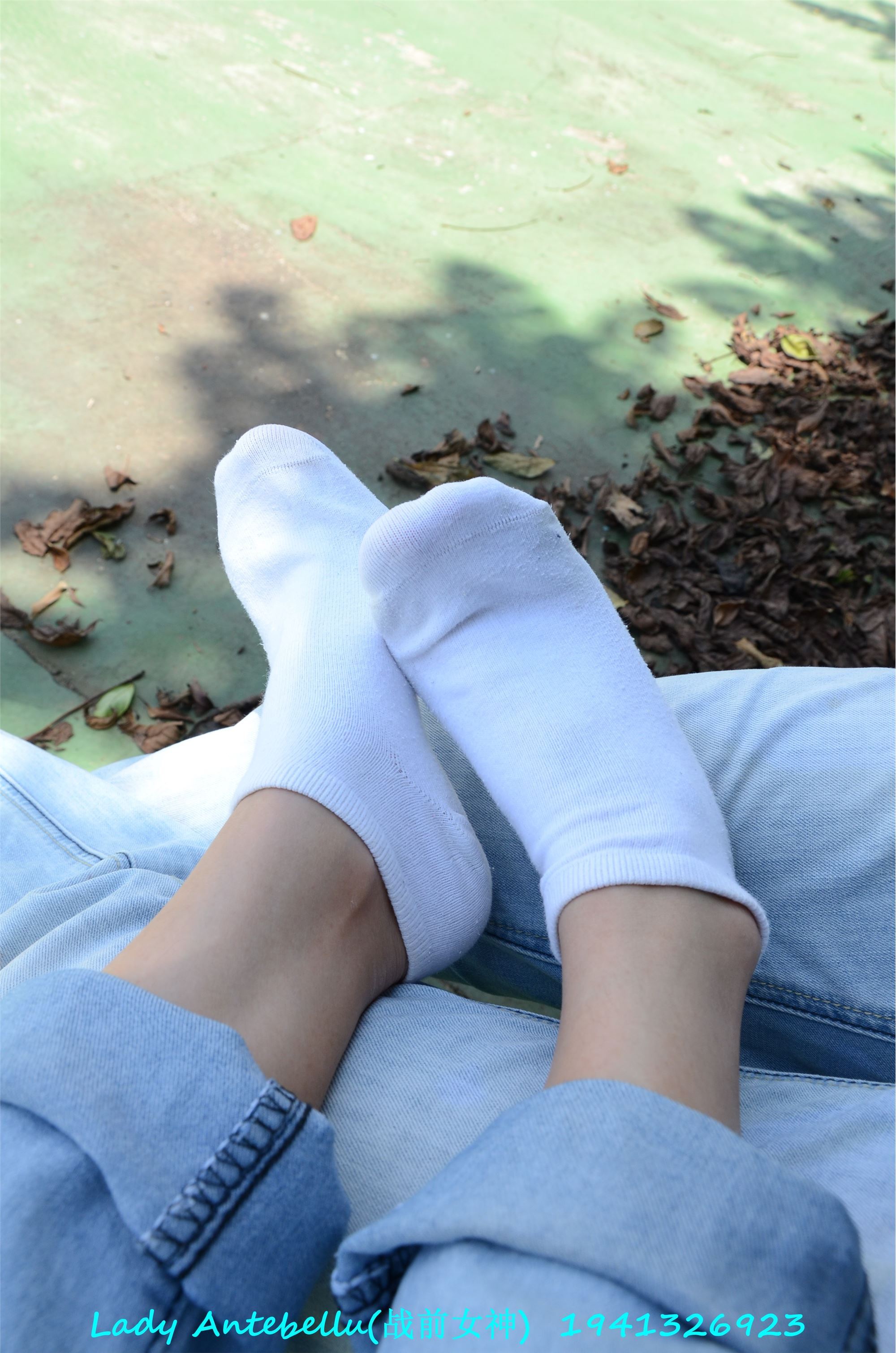 [战前女神] 恋足美腿棉袜女神级摄影套图 038