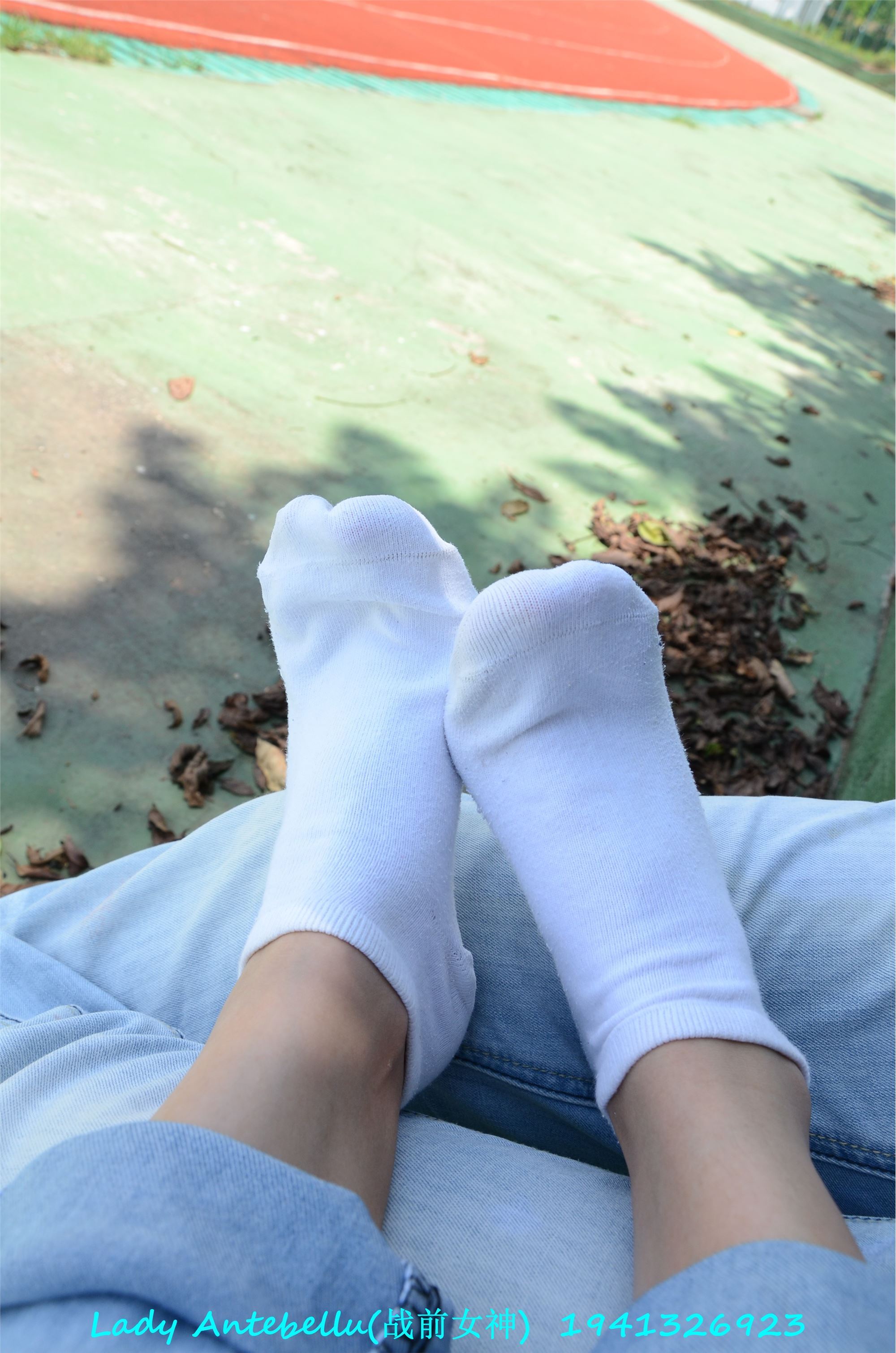 [战前女神] 恋足美腿棉袜女神级摄影套图 038