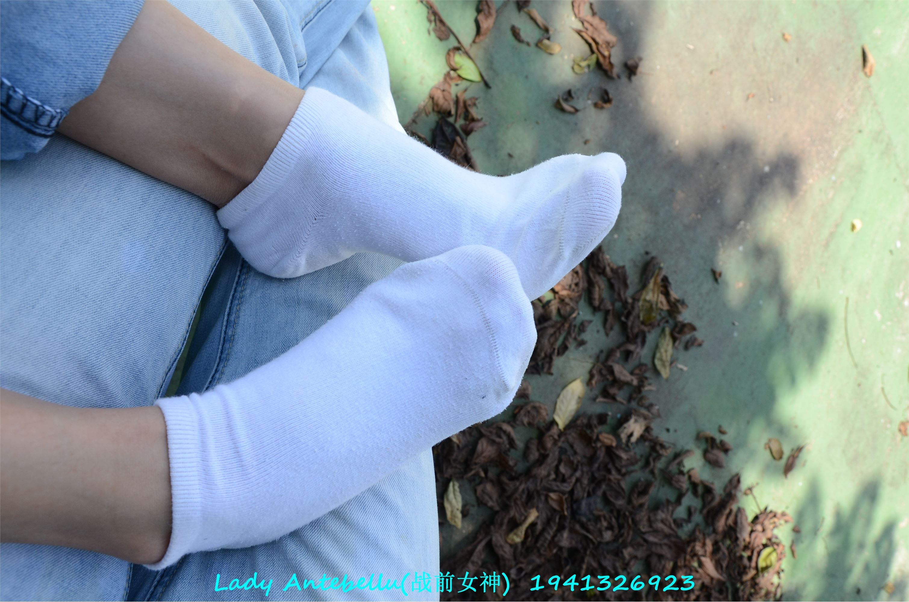 [战前女神] 恋足美腿棉袜女神级摄影套图 038