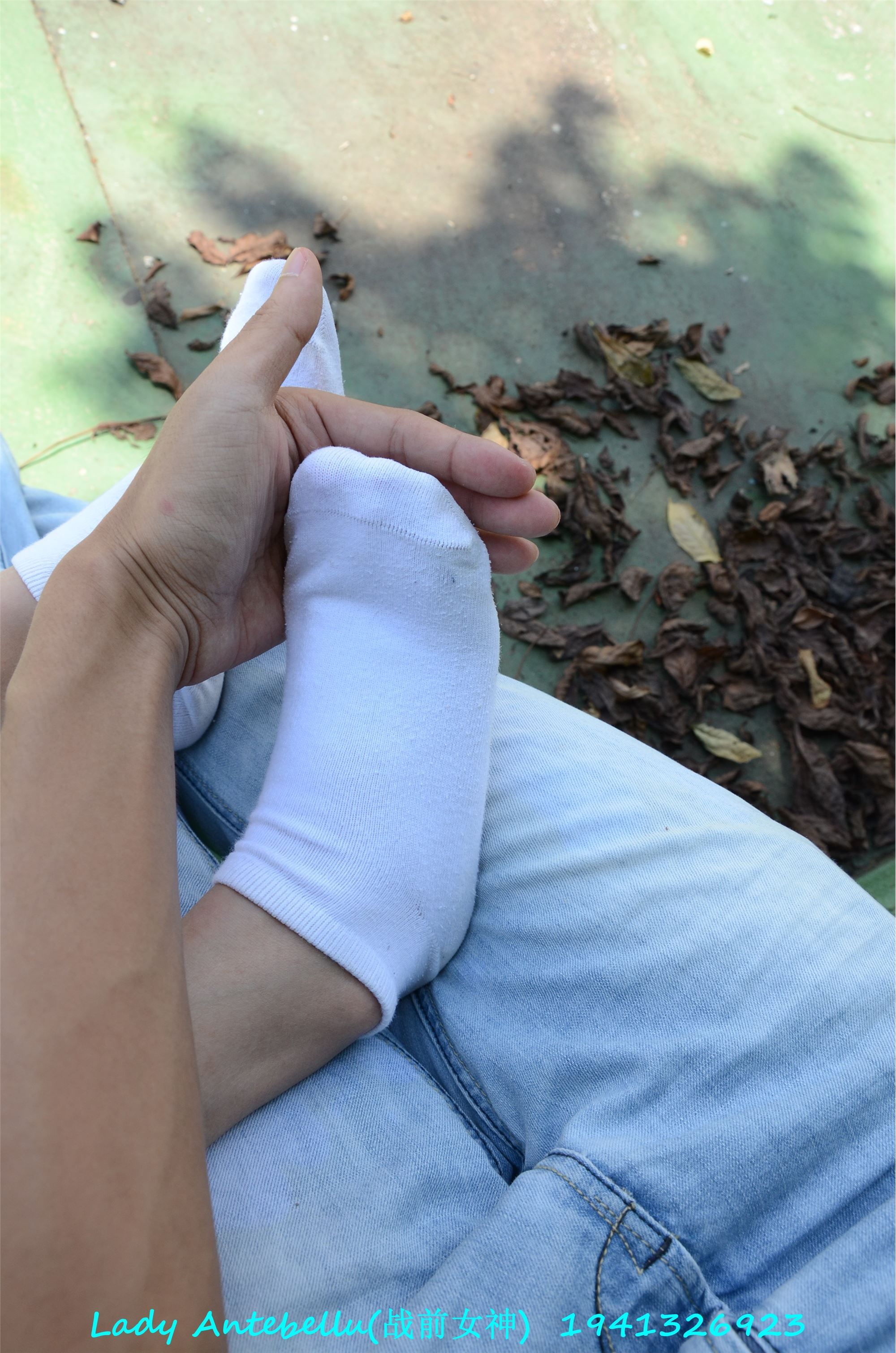 [战前女神] 恋足美腿棉袜女神级摄影套图 038