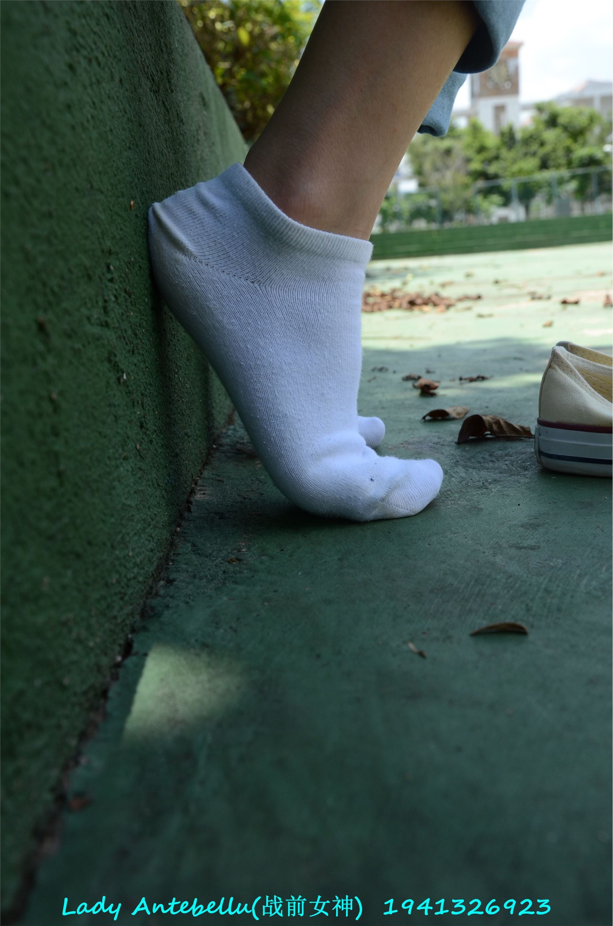 [战前女神] 恋足美腿棉袜女神级摄影套图 038