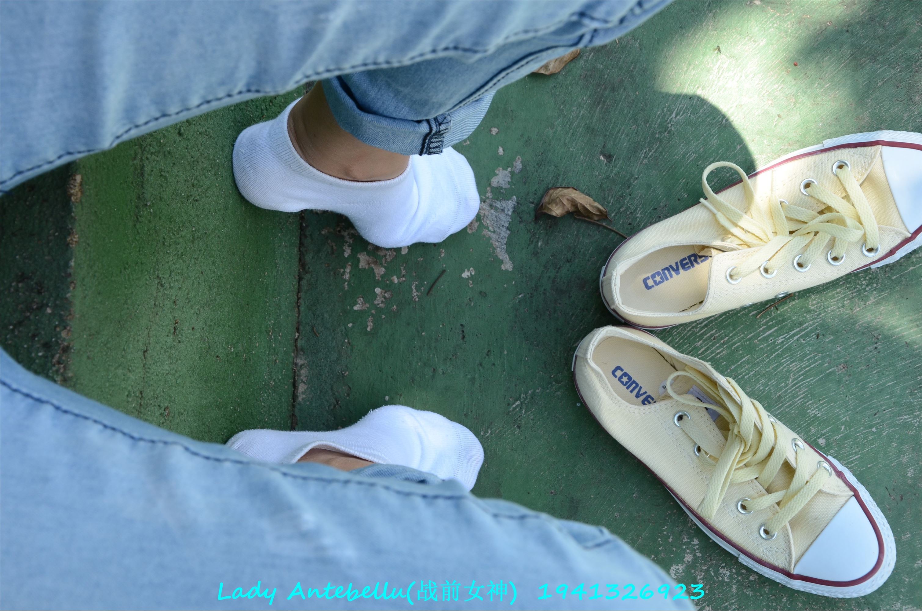 [战前女神] 恋足美腿棉袜女神级摄影套图 038