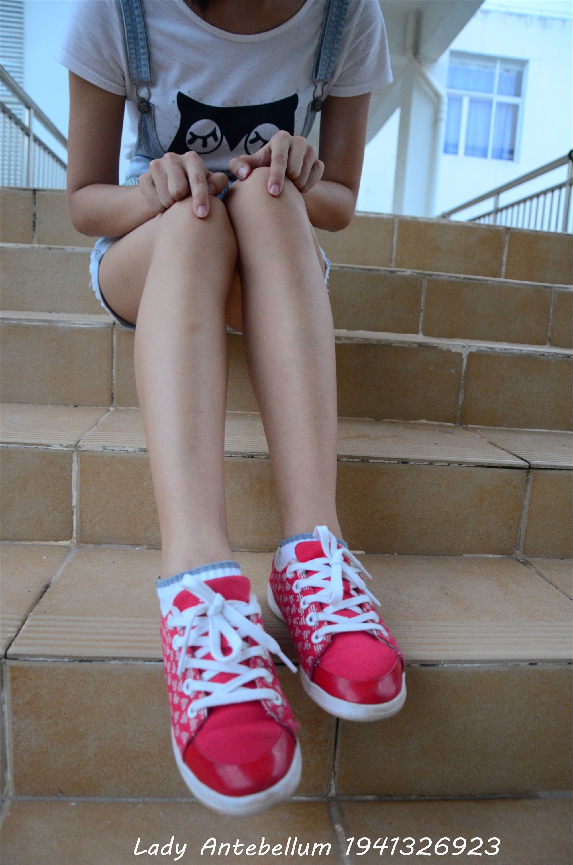 [战前女神] 恋足美腿棉袜女神级摄影套图 039