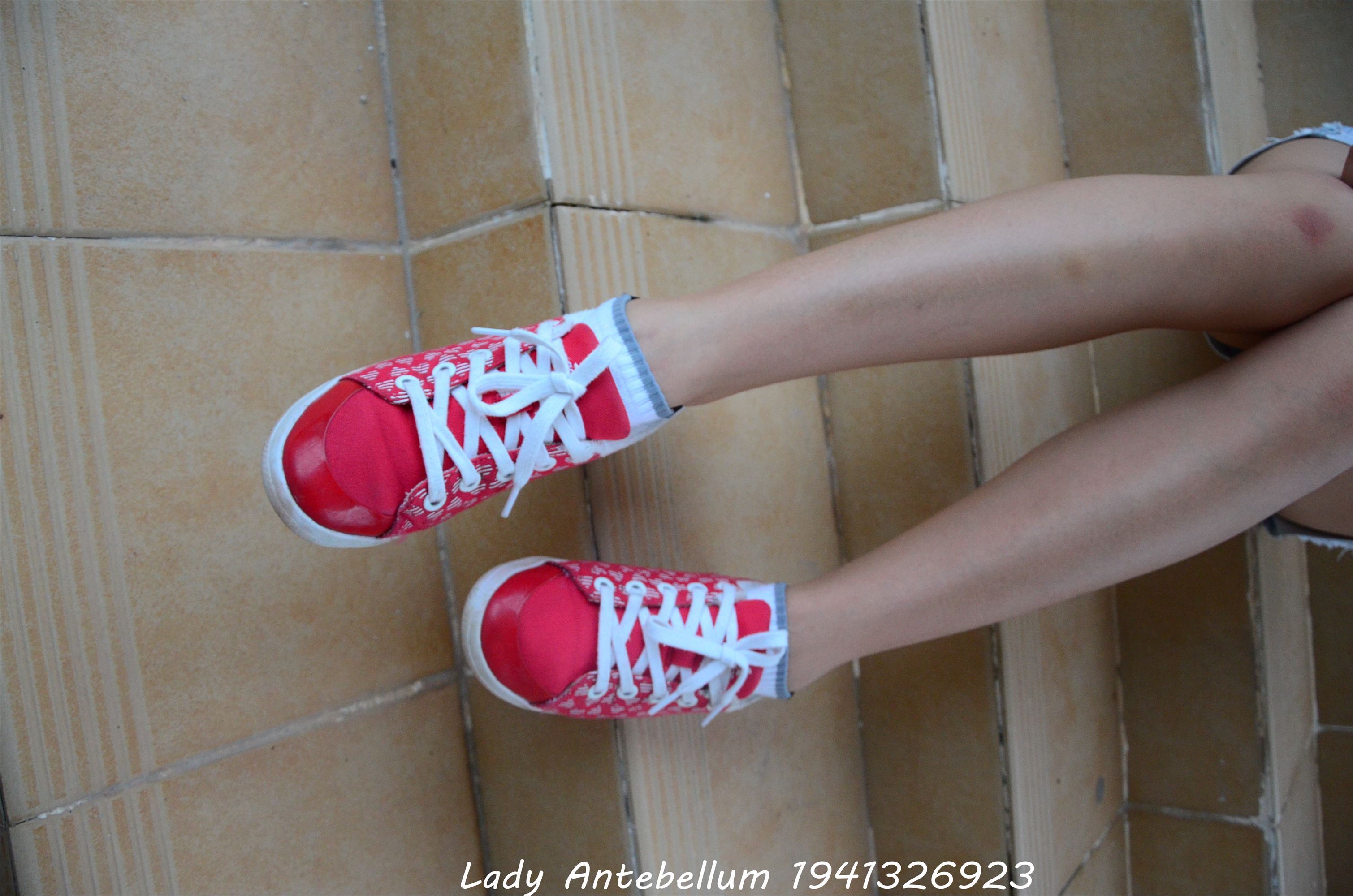 [战前女神] 恋足美腿棉袜女神级摄影套图 039