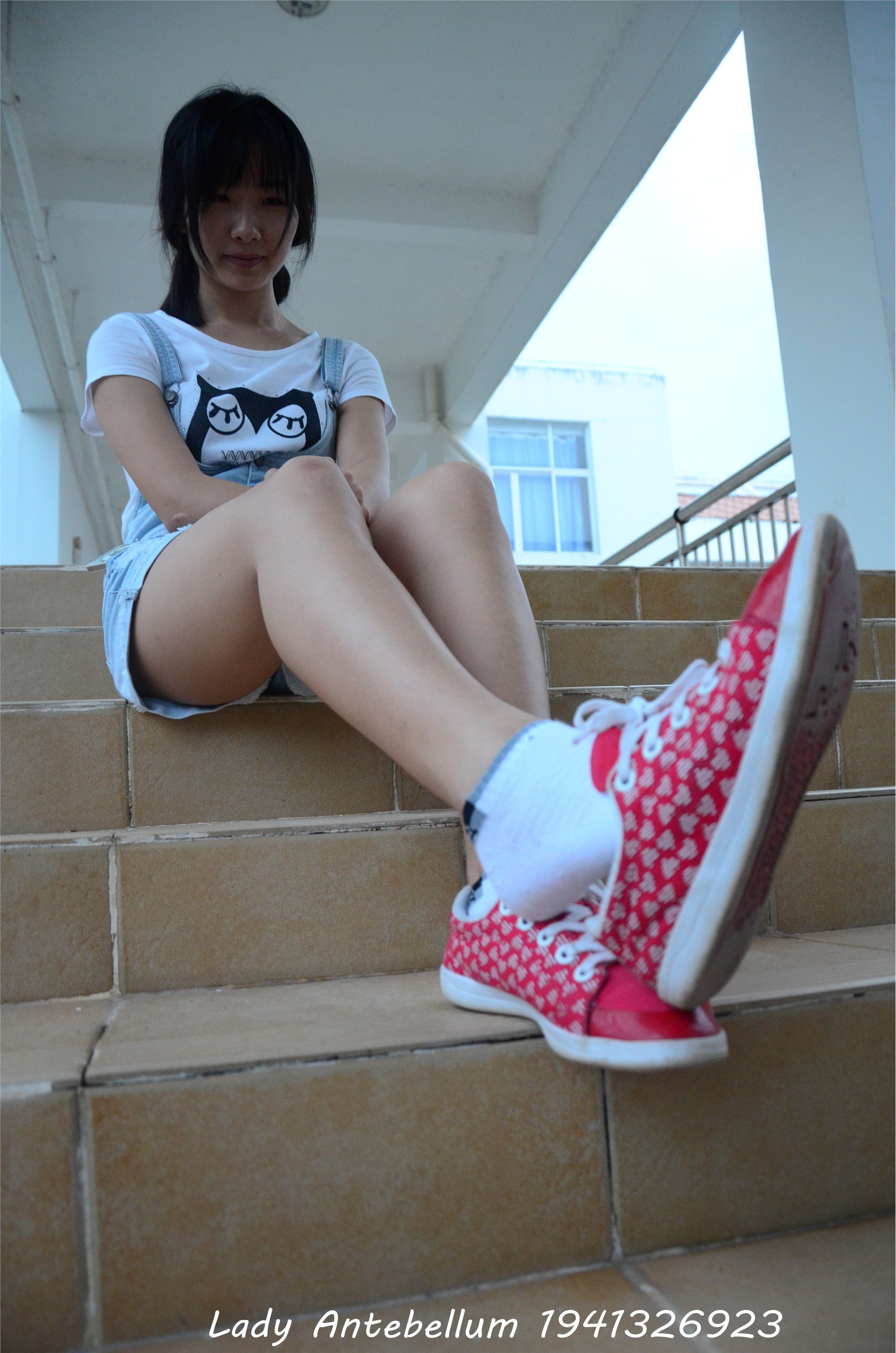 [战前女神] 恋足美腿棉袜女神级摄影套图 039