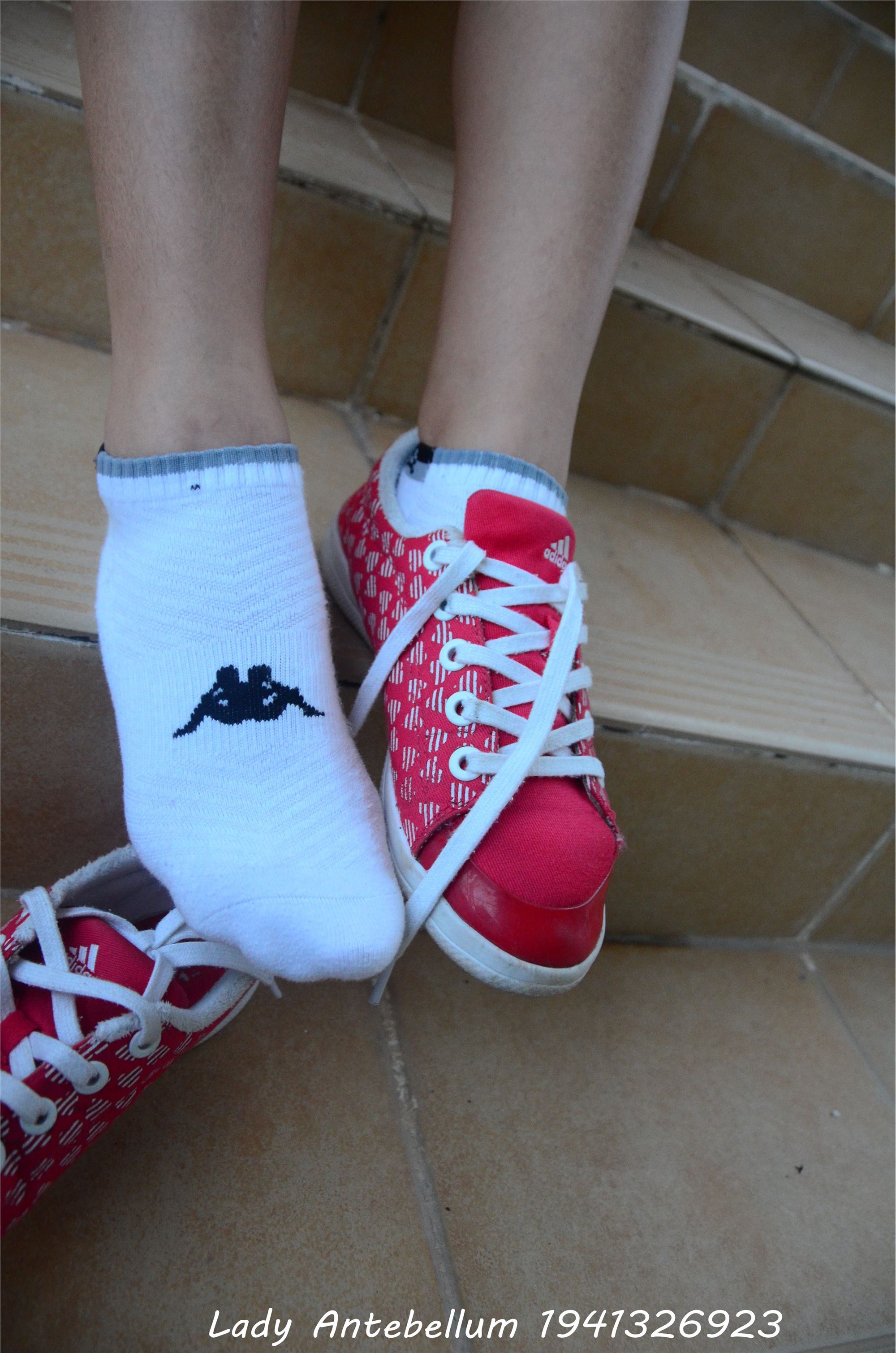 [战前女神] 恋足美腿棉袜女神级摄影套图 039