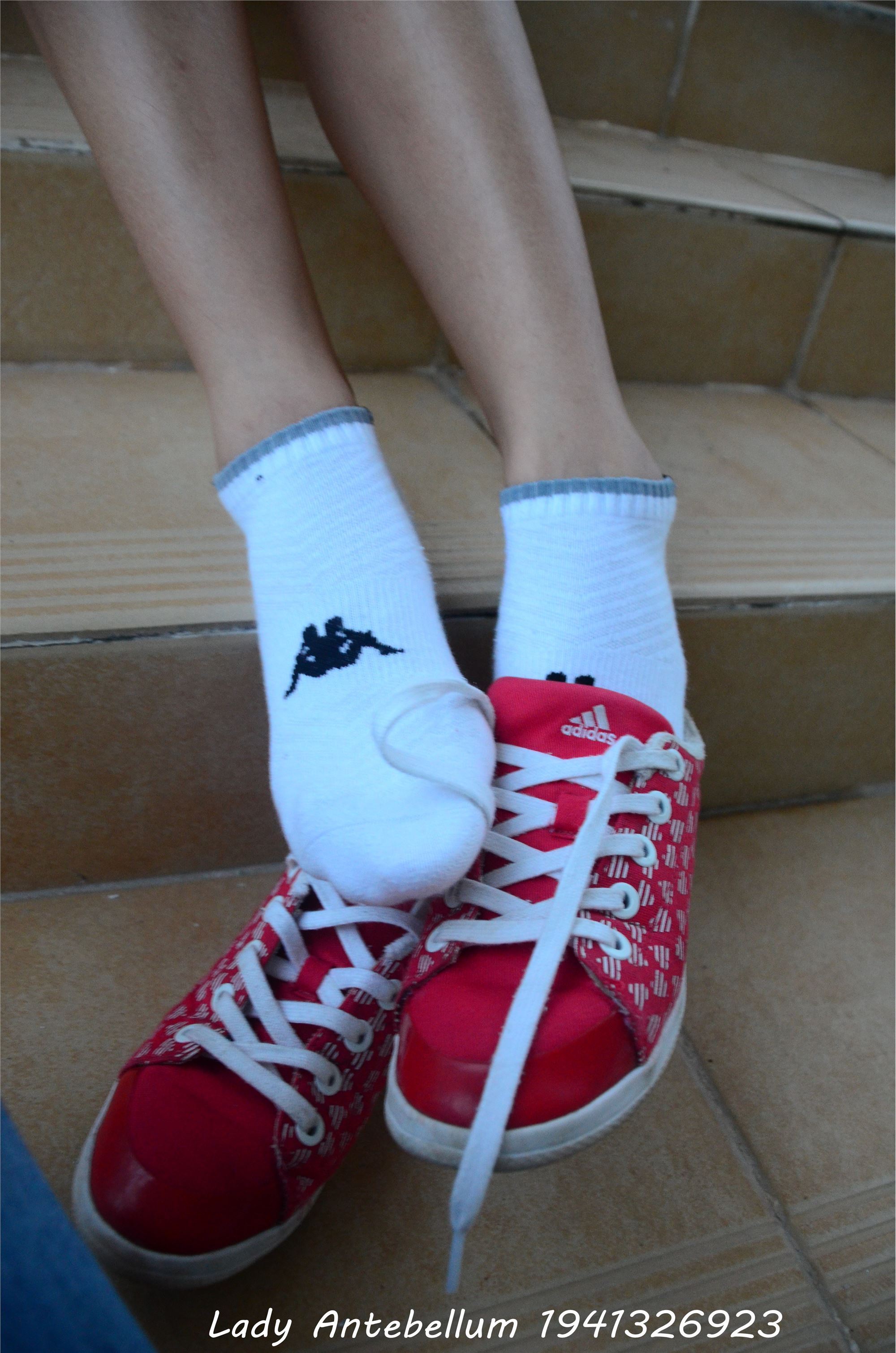 [战前女神] 恋足美腿棉袜女神级摄影套图 039