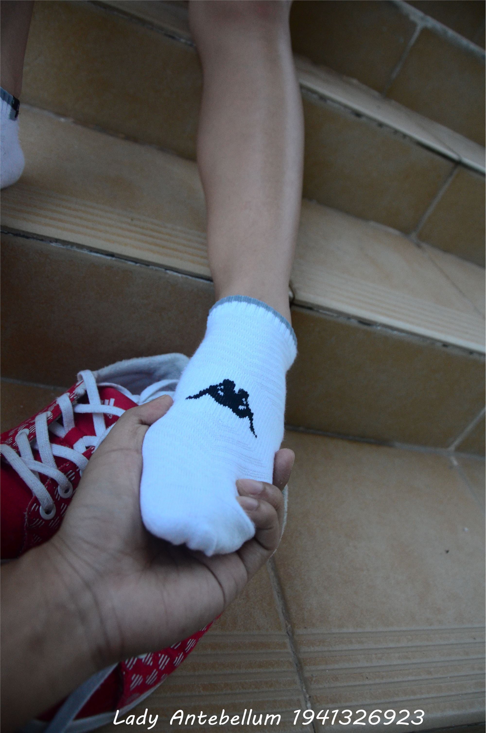 [战前女神] 恋足美腿棉袜女神级摄影套图 039