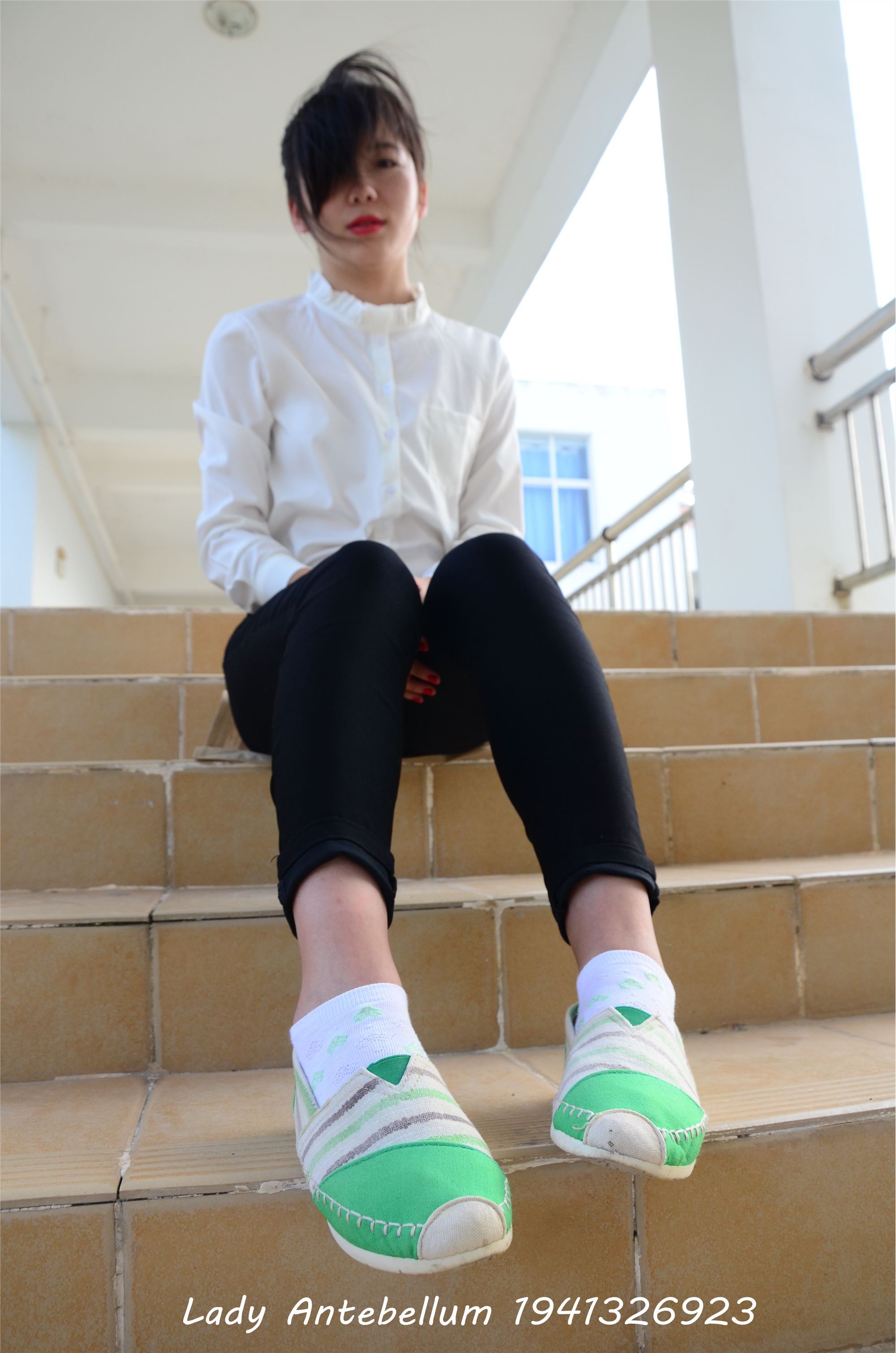 [战前女神] 恋足美腿棉袜女神级摄影套图 040