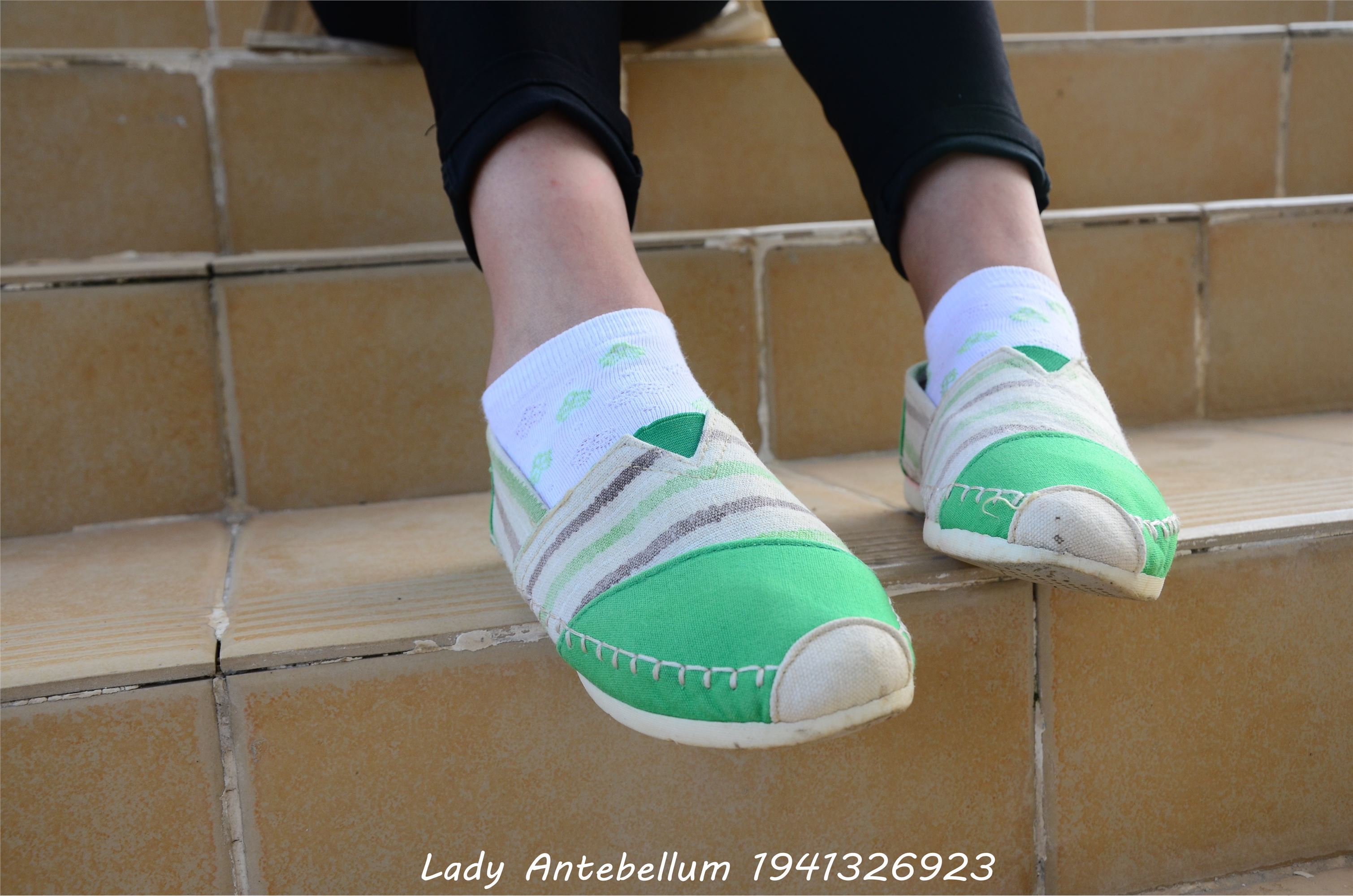 [战前女神] 恋足美腿棉袜女神级摄影套图 040