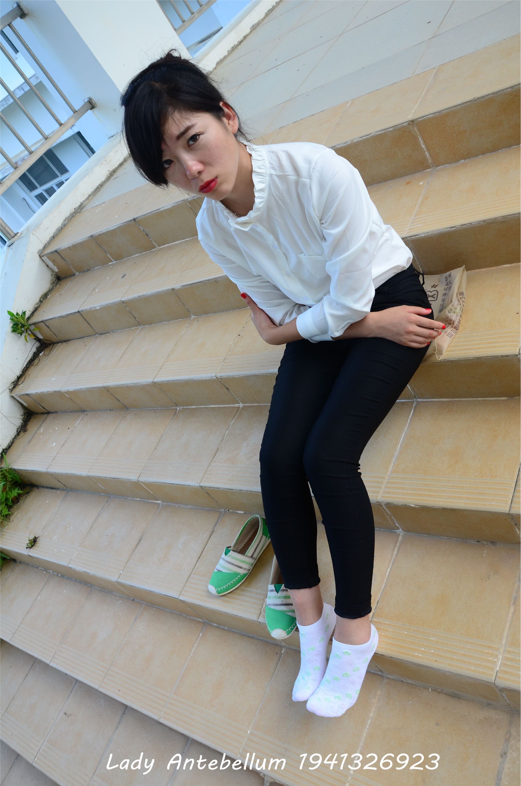 [战前女神] 恋足美腿棉袜女神级摄影套图 040