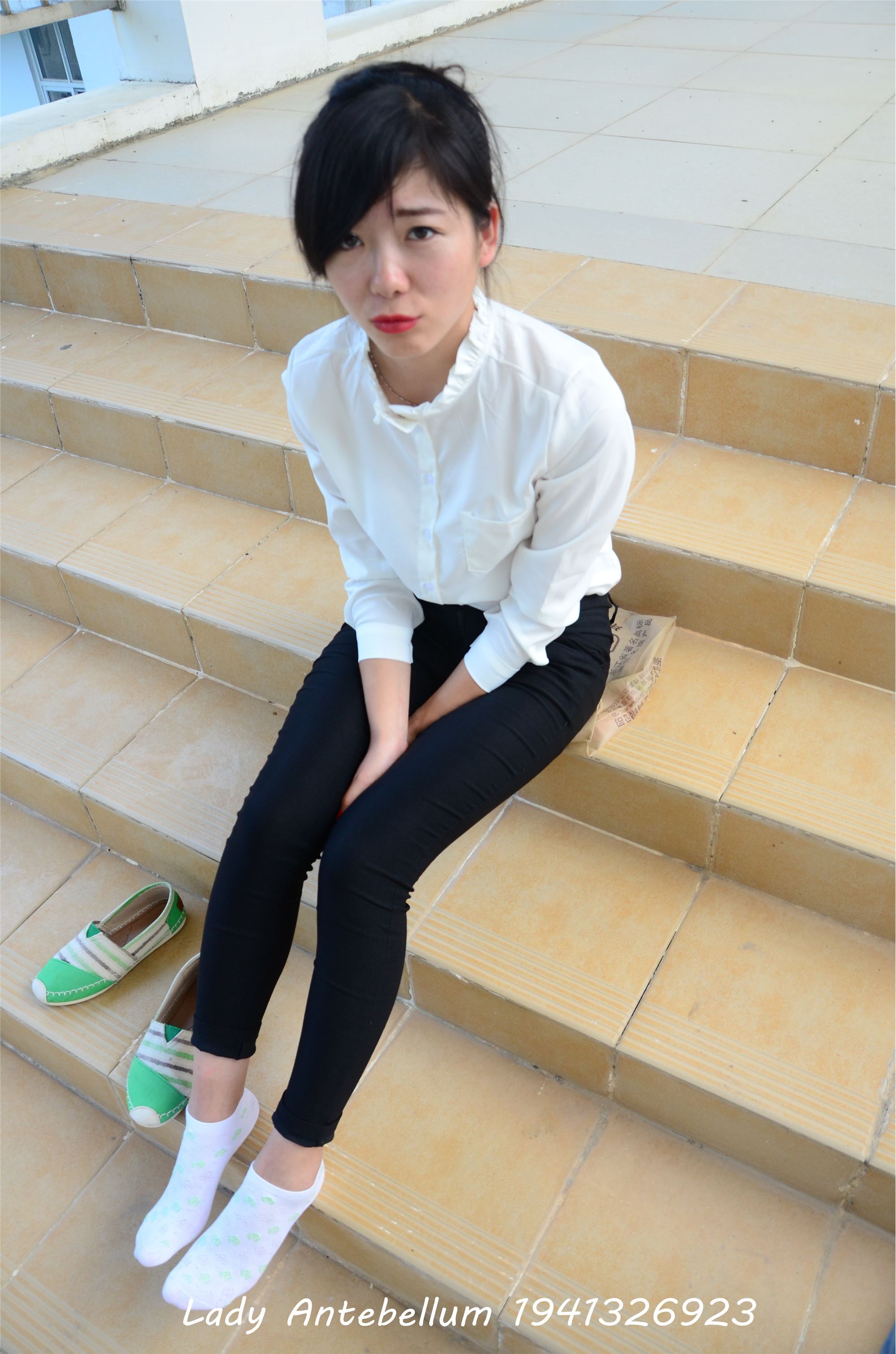 [战前女神] 恋足美腿棉袜女神级摄影套图 040