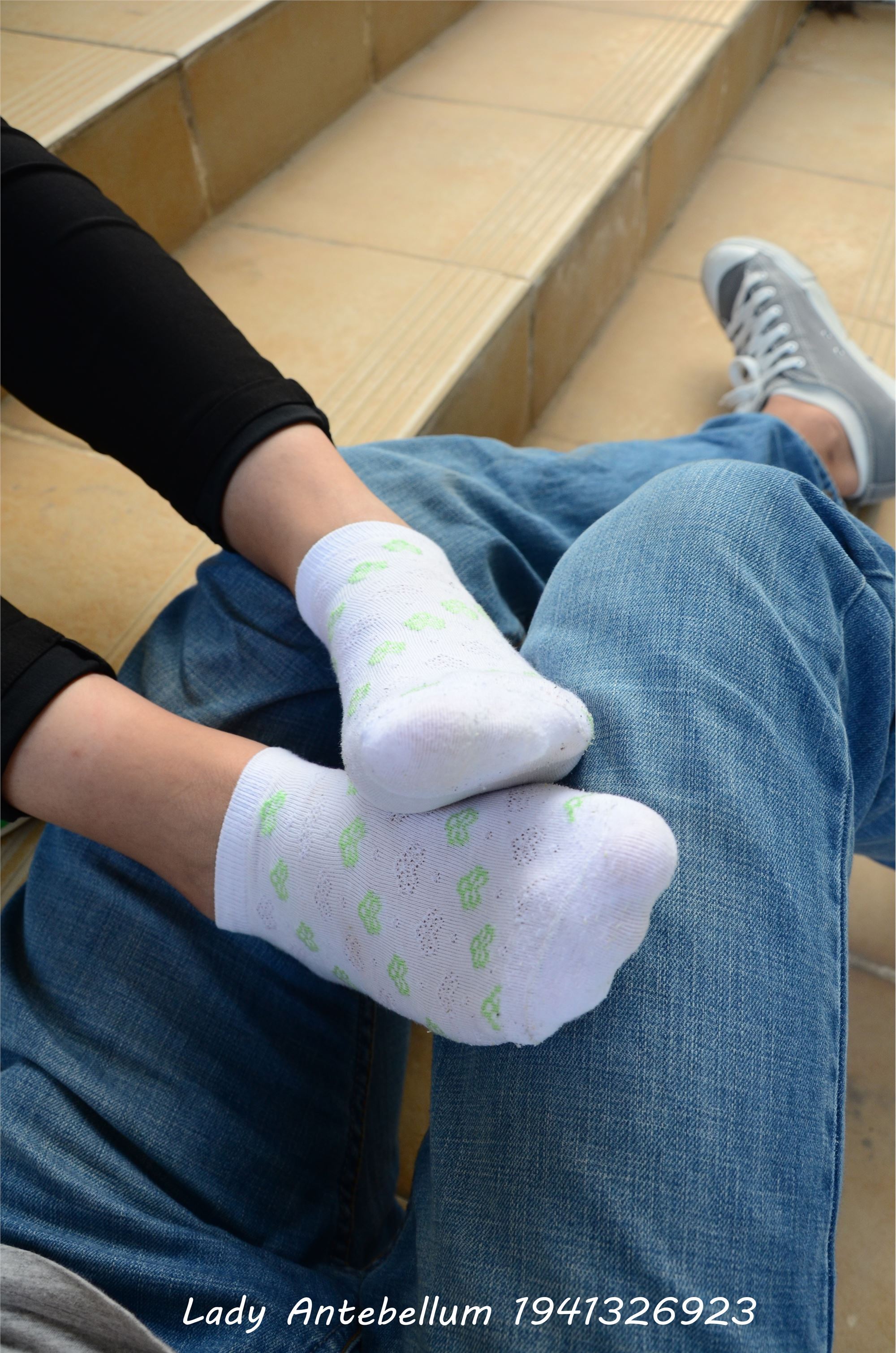 [战前女神] 恋足美腿棉袜女神级摄影套图 040