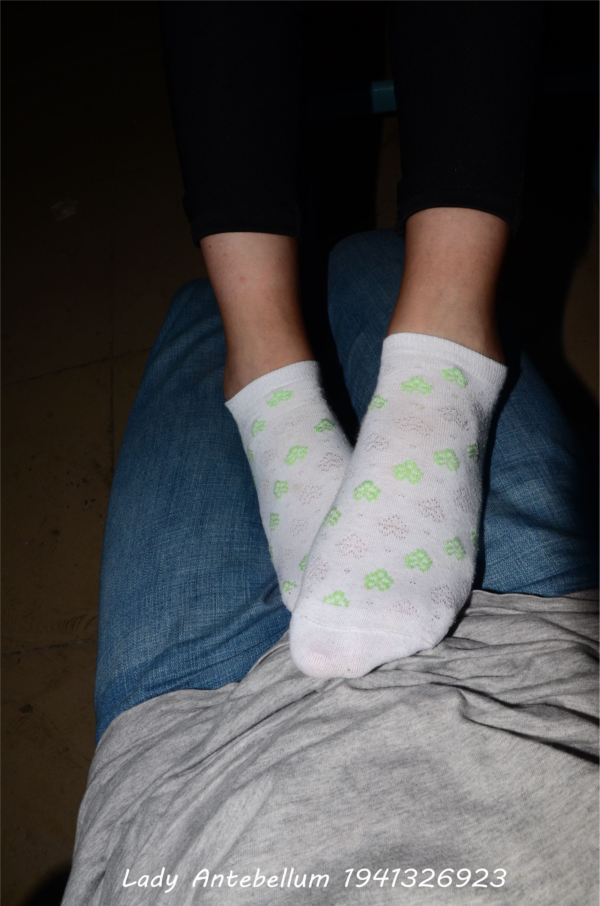 [战前女神] 恋足美腿棉袜女神级摄影套图 040