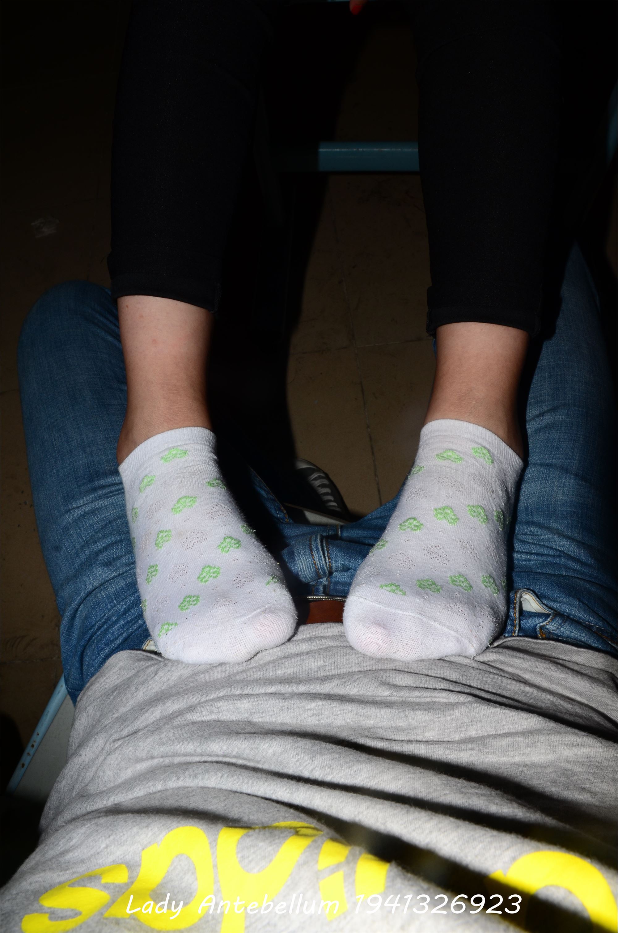 [战前女神] 恋足美腿棉袜女神级摄影套图 040