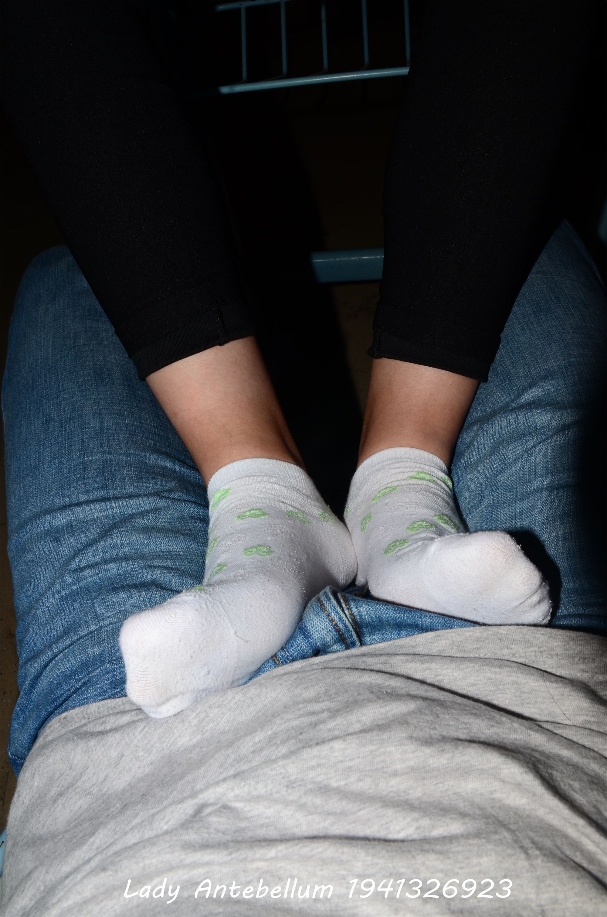 [战前女神] 恋足美腿棉袜女神级摄影套图 040