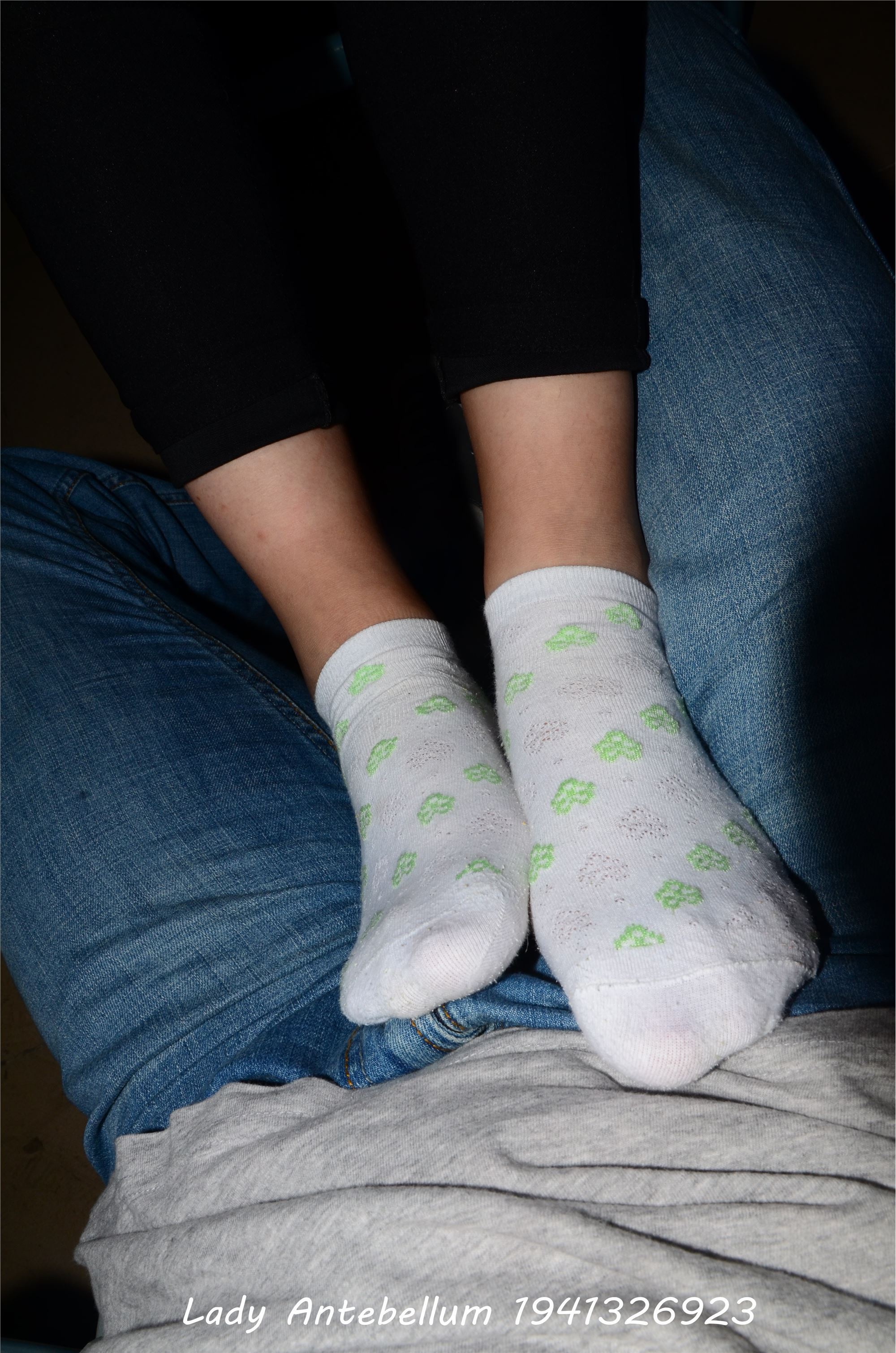 [战前女神] 恋足美腿棉袜女神级摄影套图 040