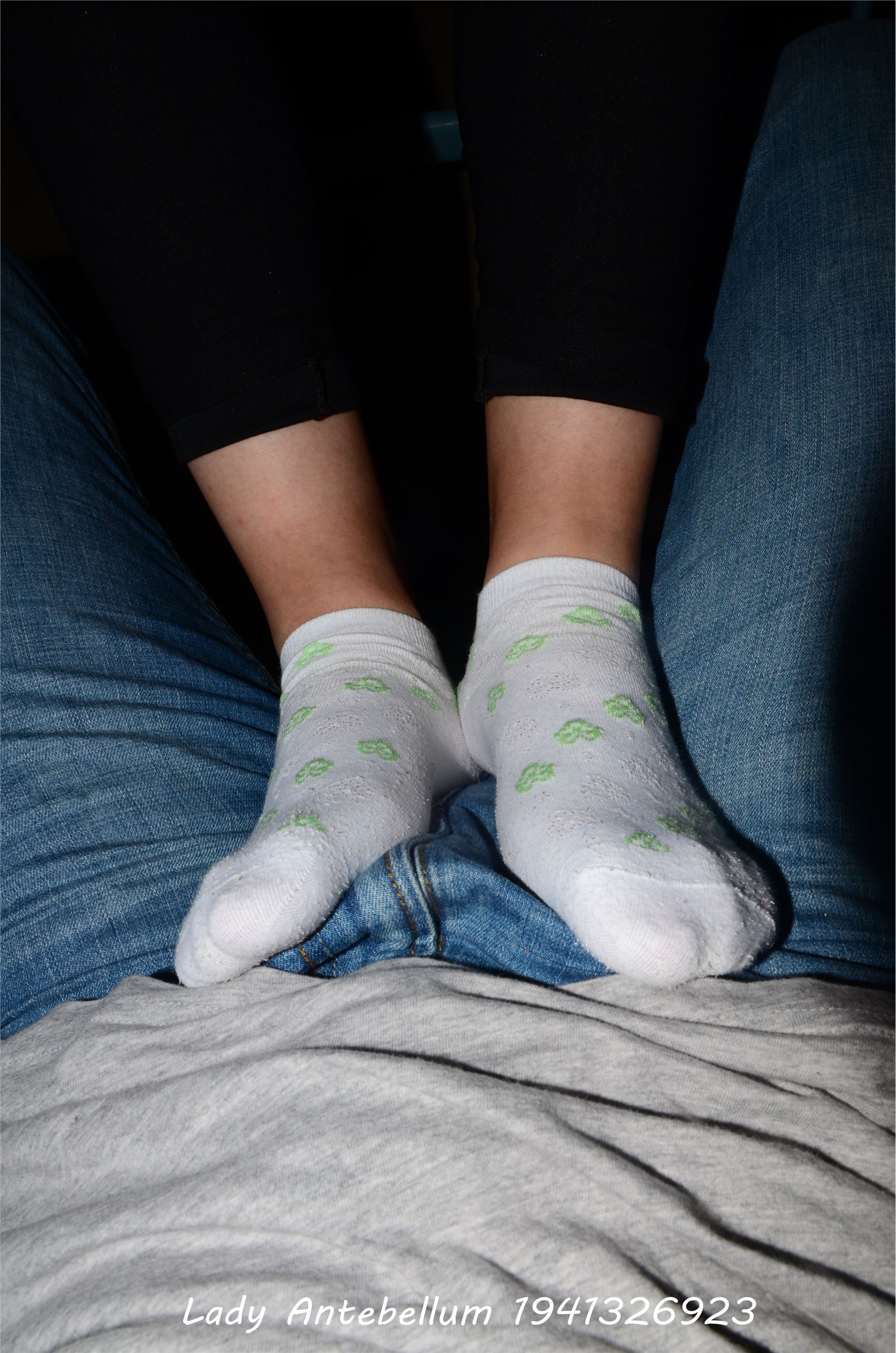 [战前女神] 恋足美腿棉袜女神级摄影套图 040