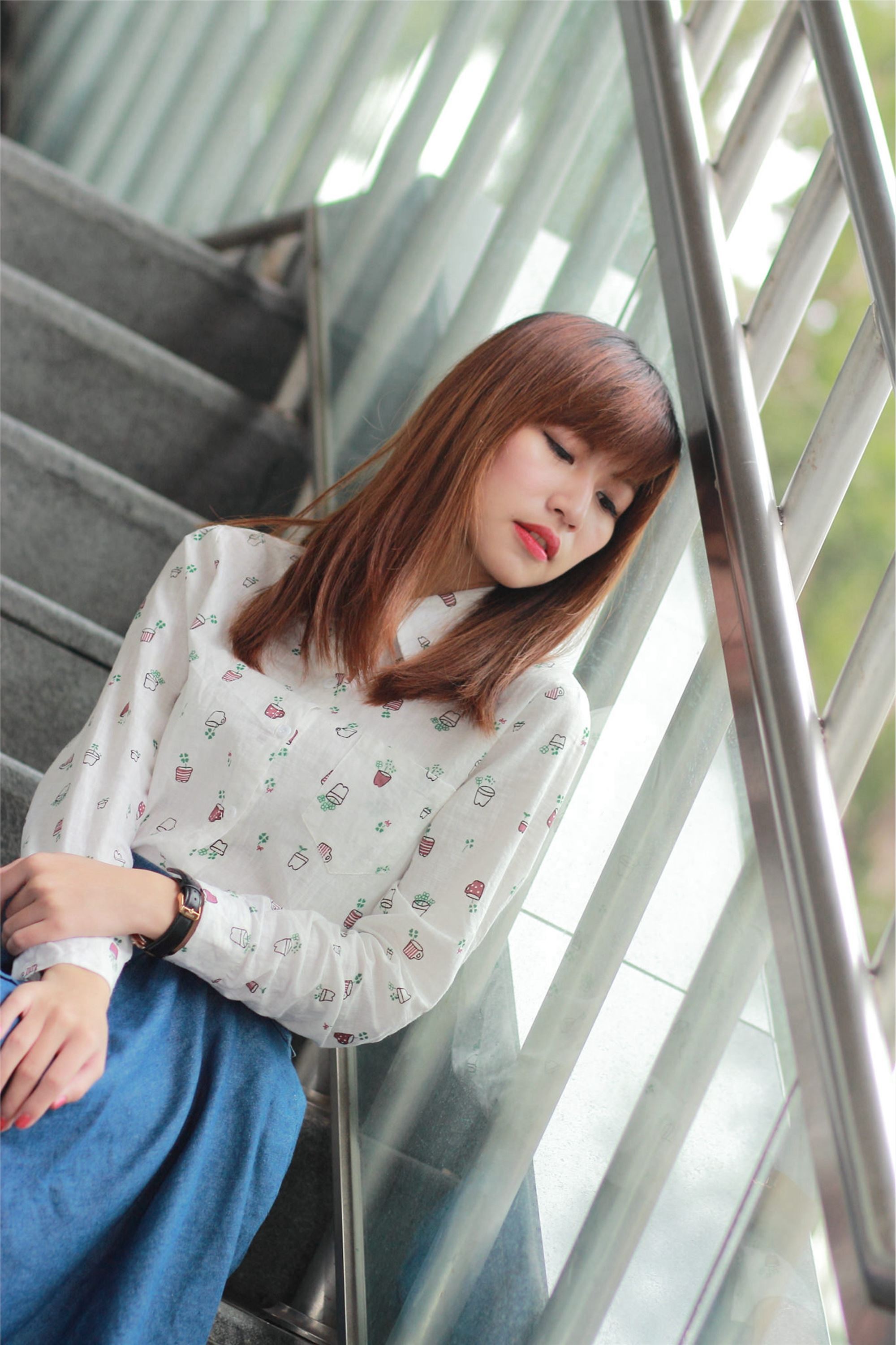 制服の女生 No.001 林温蒂