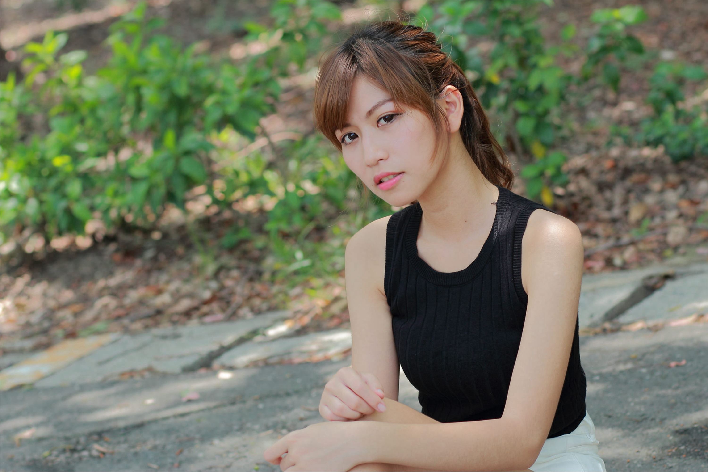 制服の女生 No.001 林温蒂