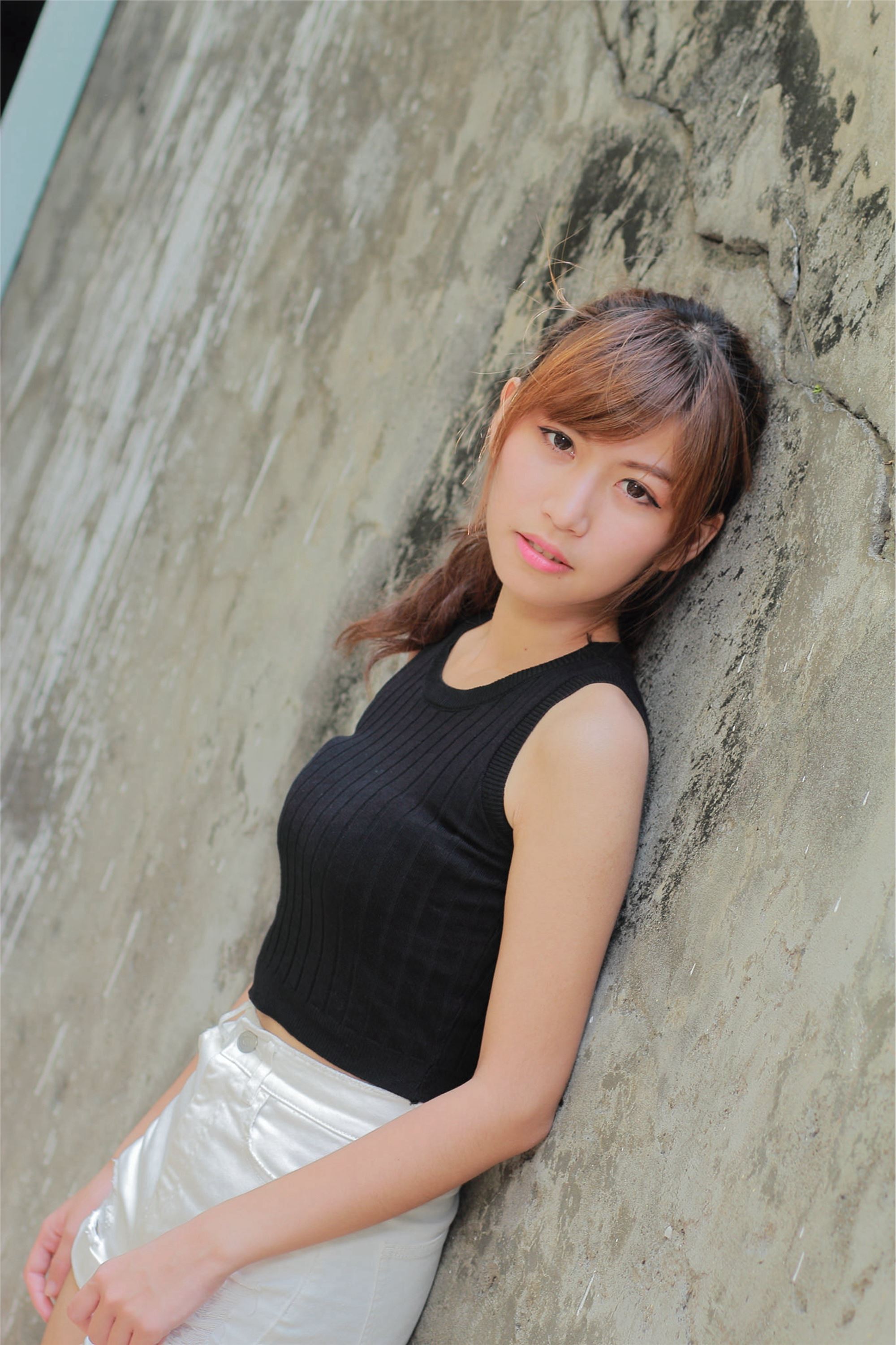 制服の女生 No.001 林温蒂