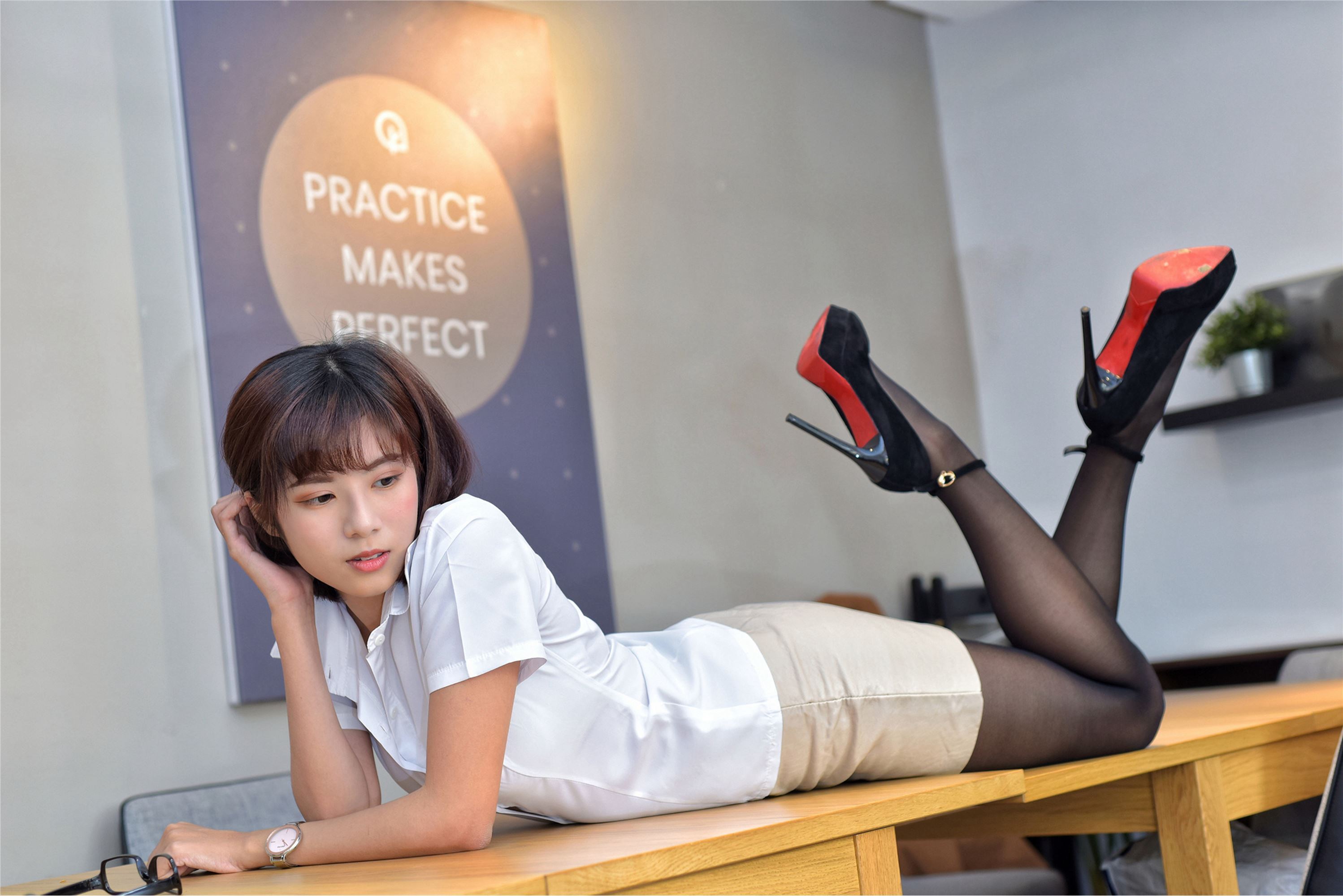 制服女生 No.005 方唯真 OL黑丝