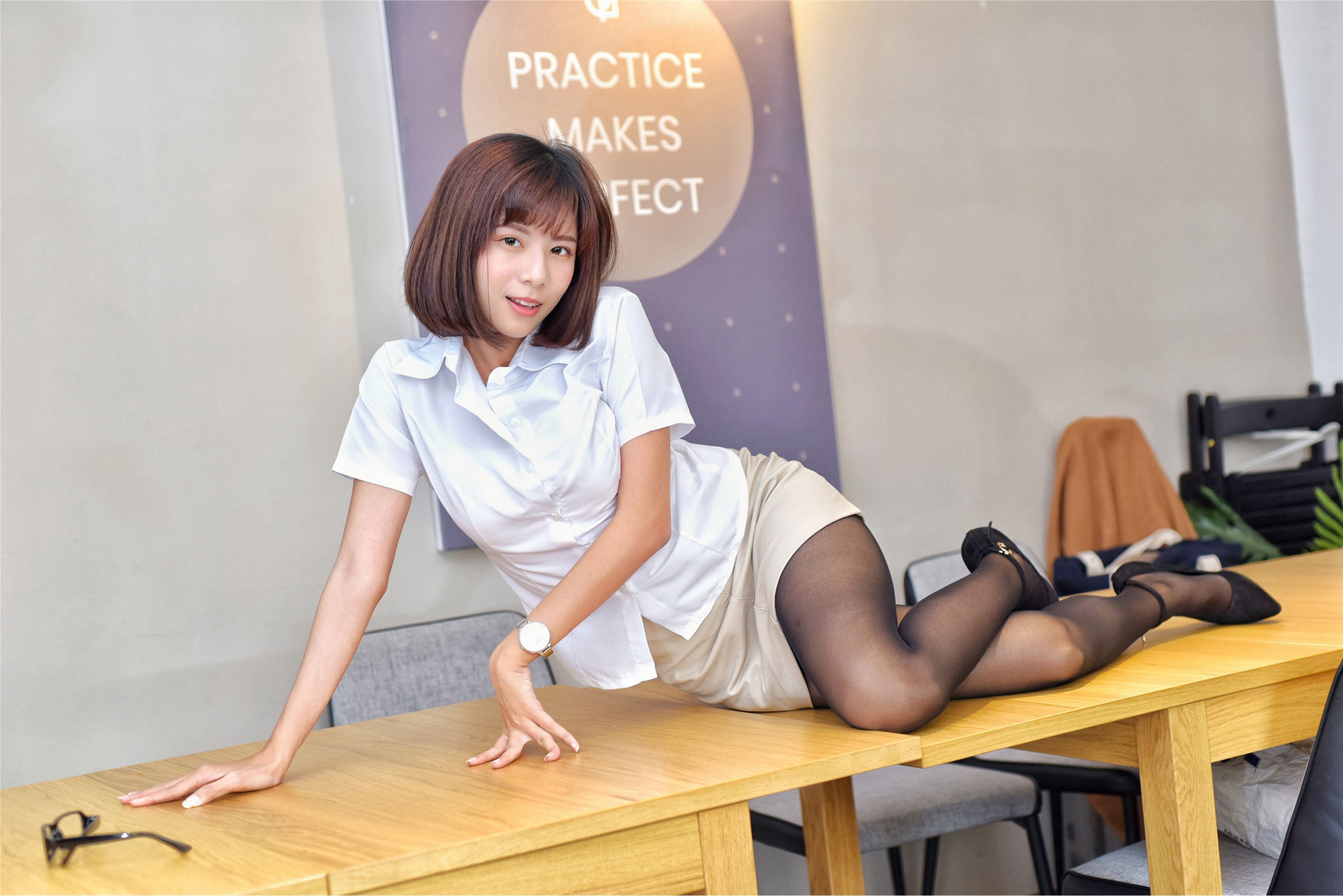 制服女生 No.005 方唯真 OL黑丝