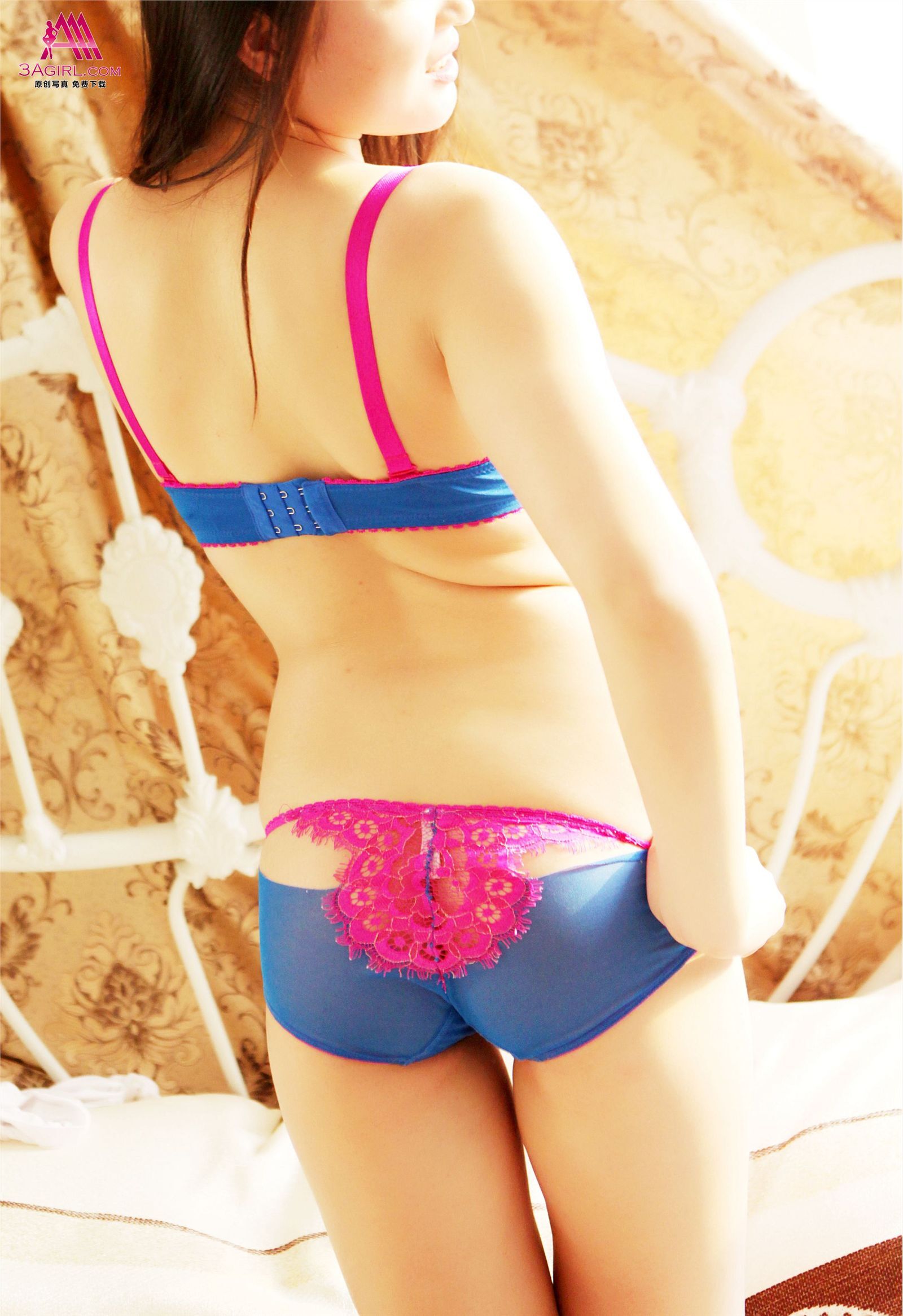 [3Agirl] 2014.05.31 No.254 AAA女郎 蓝粉佳人：露露（一）