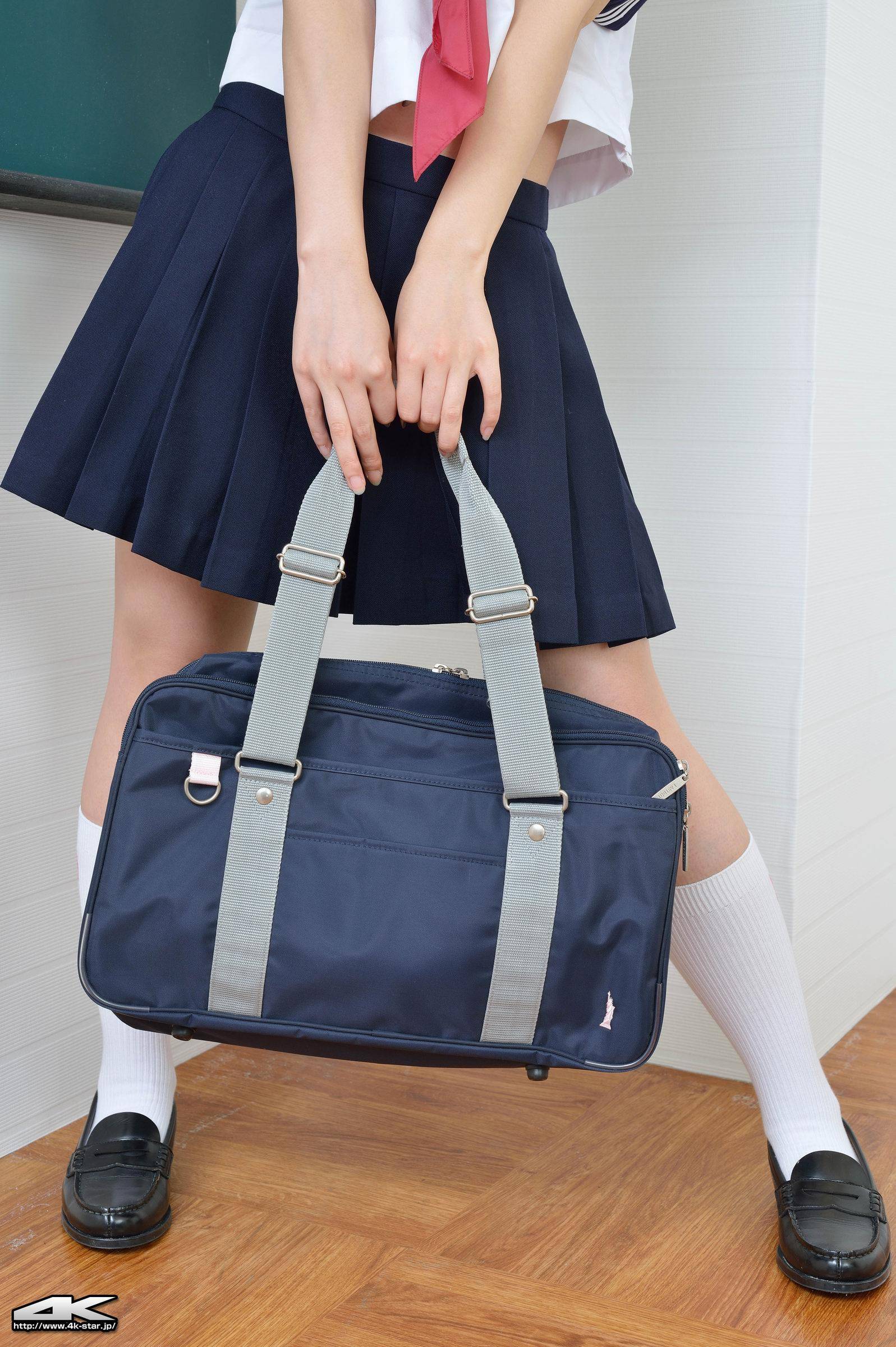 [4K-Star] 2013.07.24 NO.00204 誉田みに セーラー服