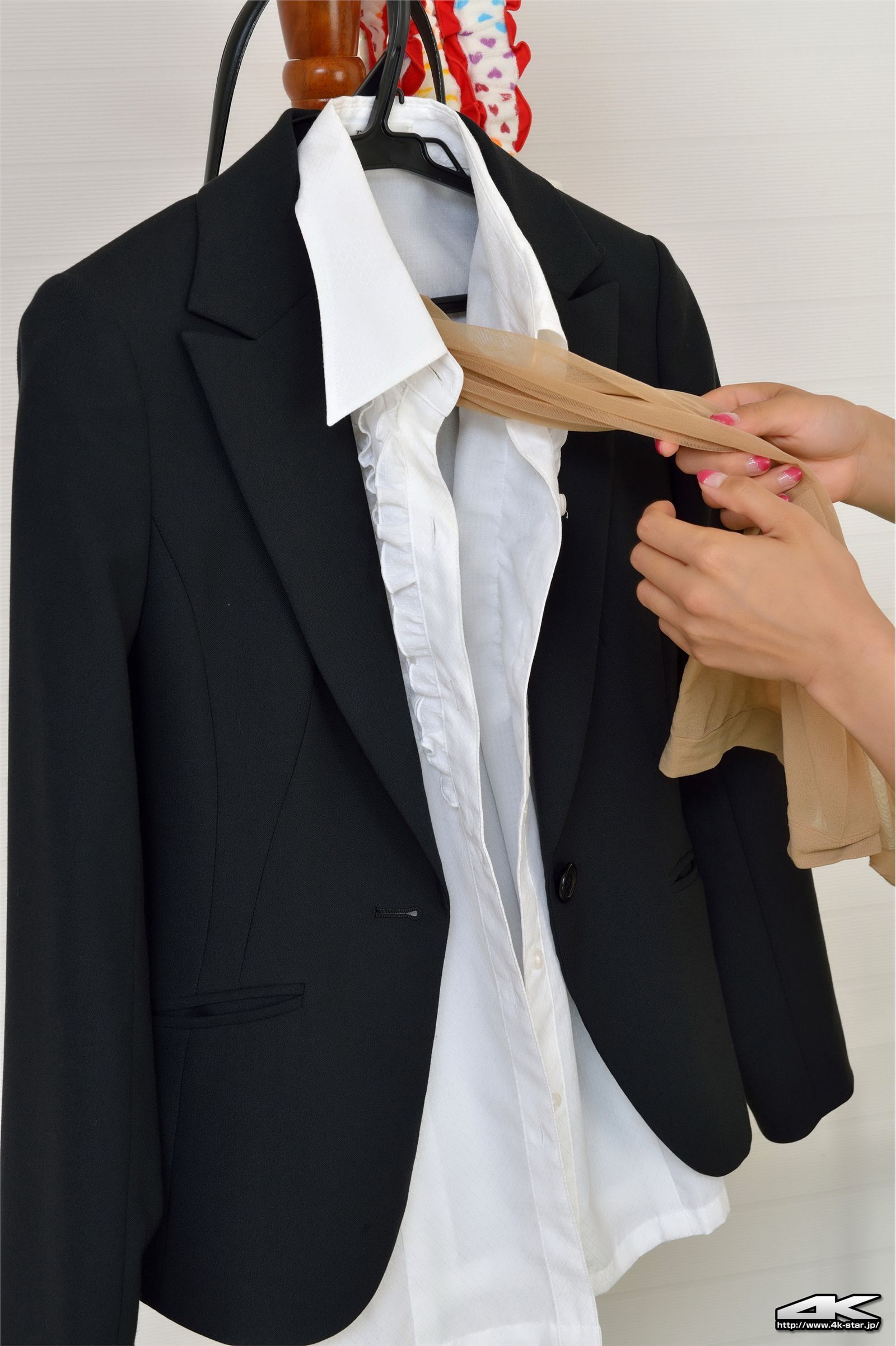 [4K-Star]NO.0064 伊東りな「スーツ」　日本性感美女丝袜诱惑