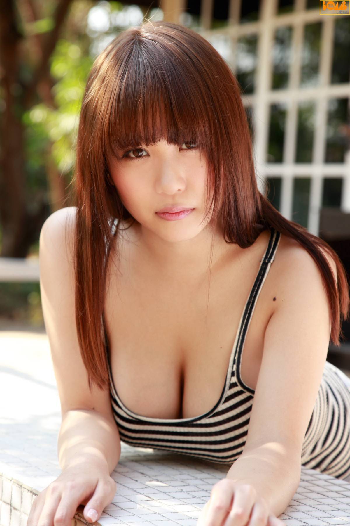 西田麻衣 特設ページを期間限定公開 (2) [Bomb.tv]