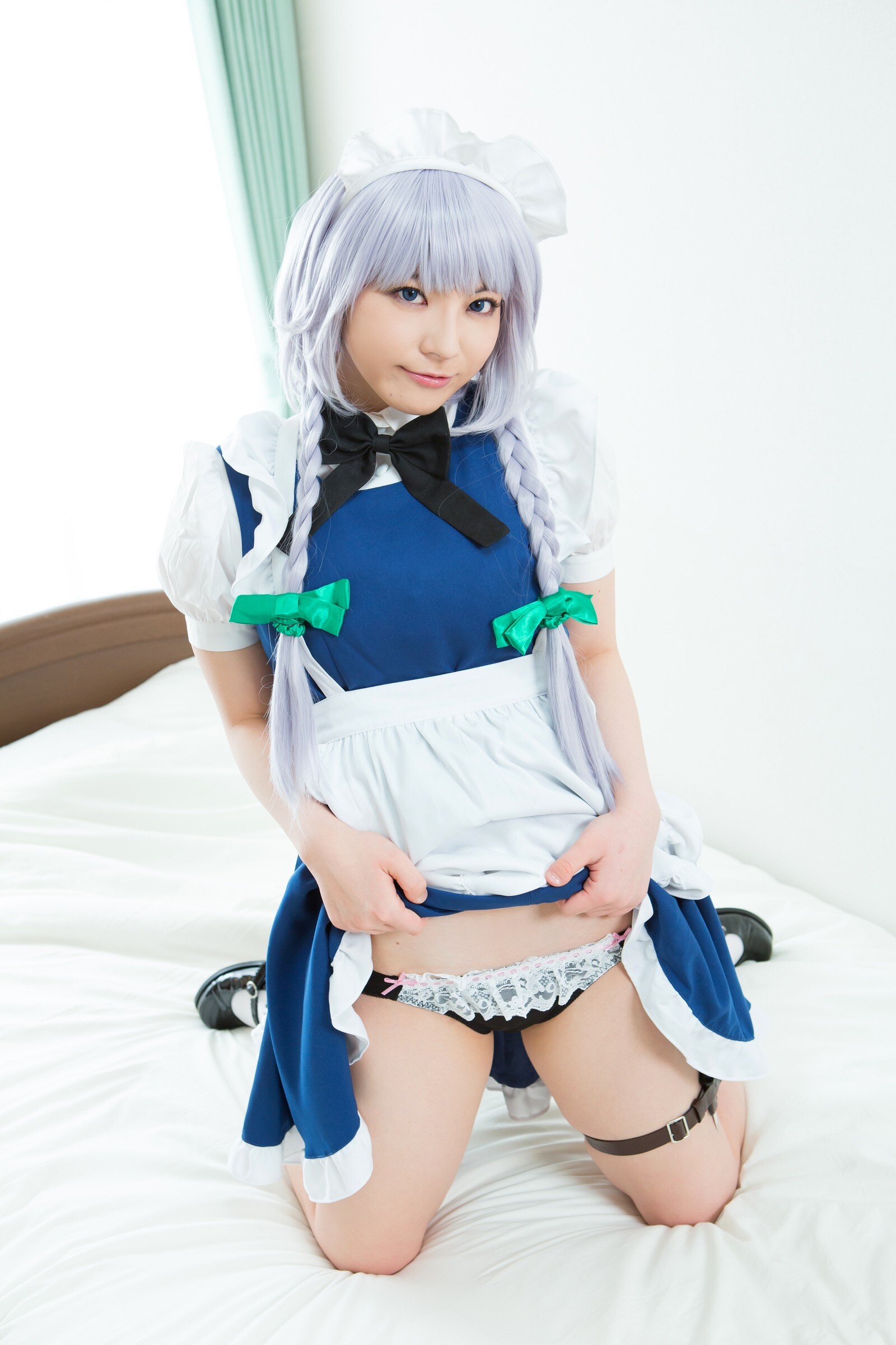 [Cosplay] 2013.04.13 Touhou Project - Izayoi Sakuya great body and shaved pussy
