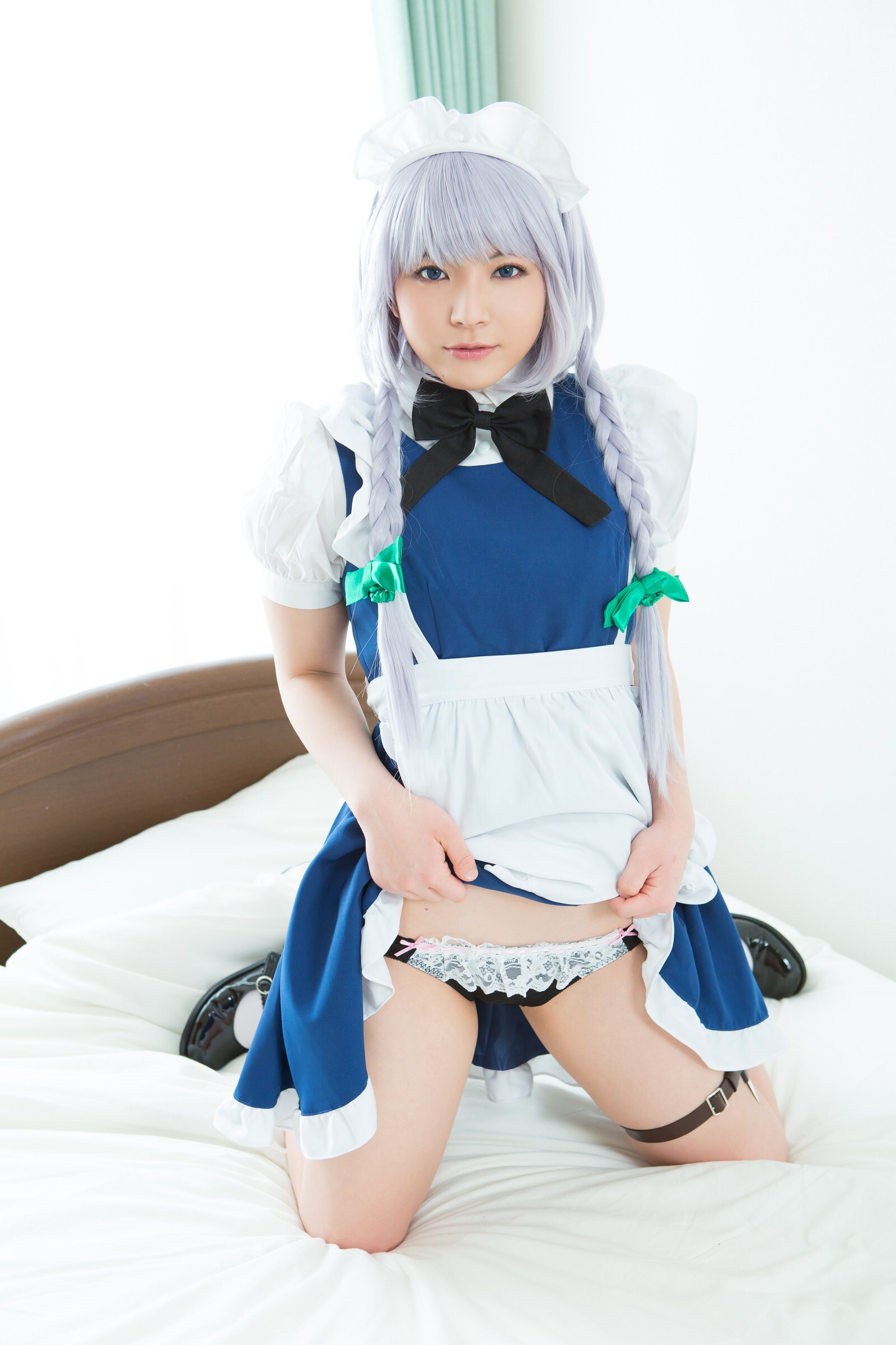 [Cosplay] 2013.04.13 Touhou Project - Izayoi Sakuya great body and shaved pussy