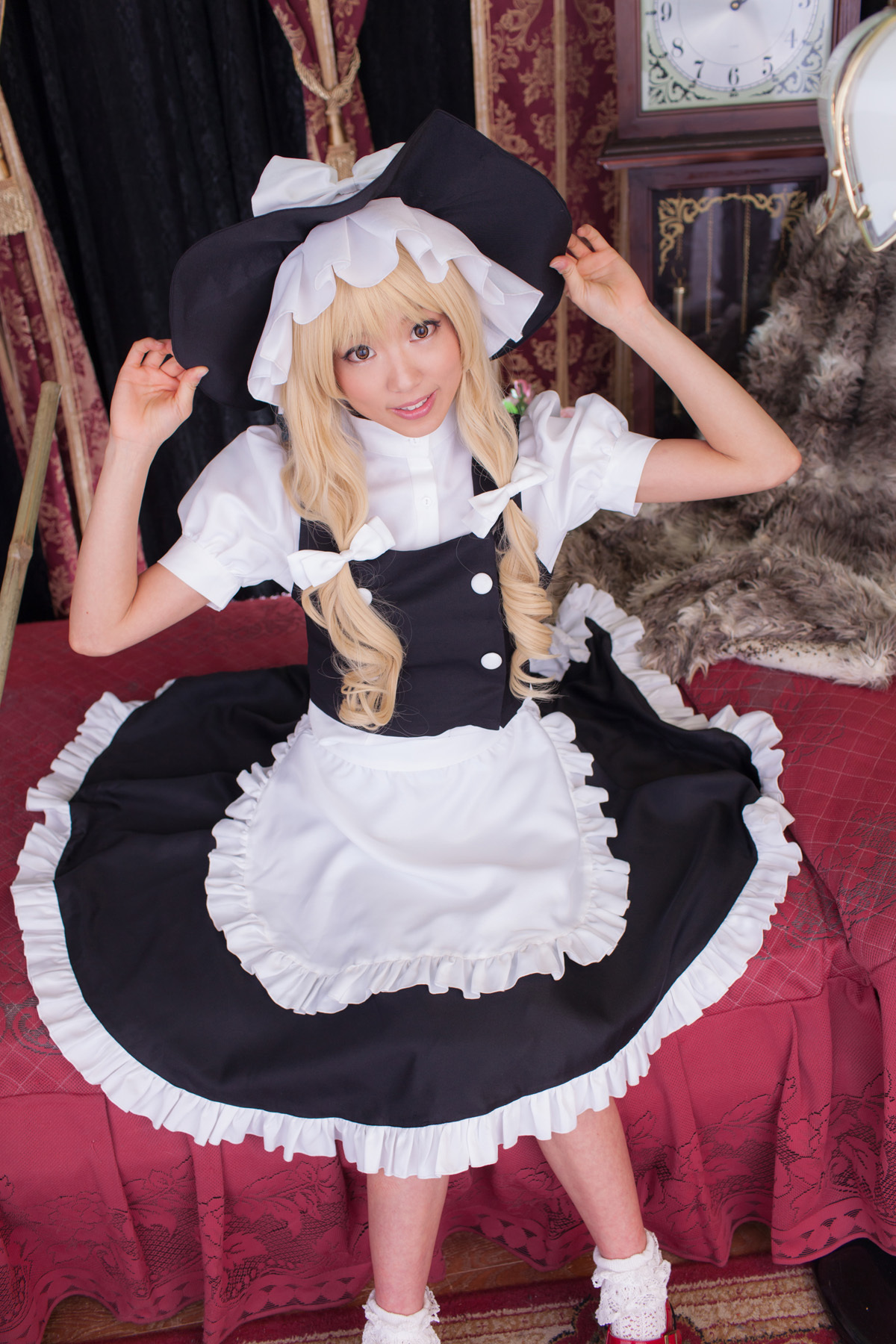 [Cosplay]  Beautiful Marisa Kirisame from Touhou Project