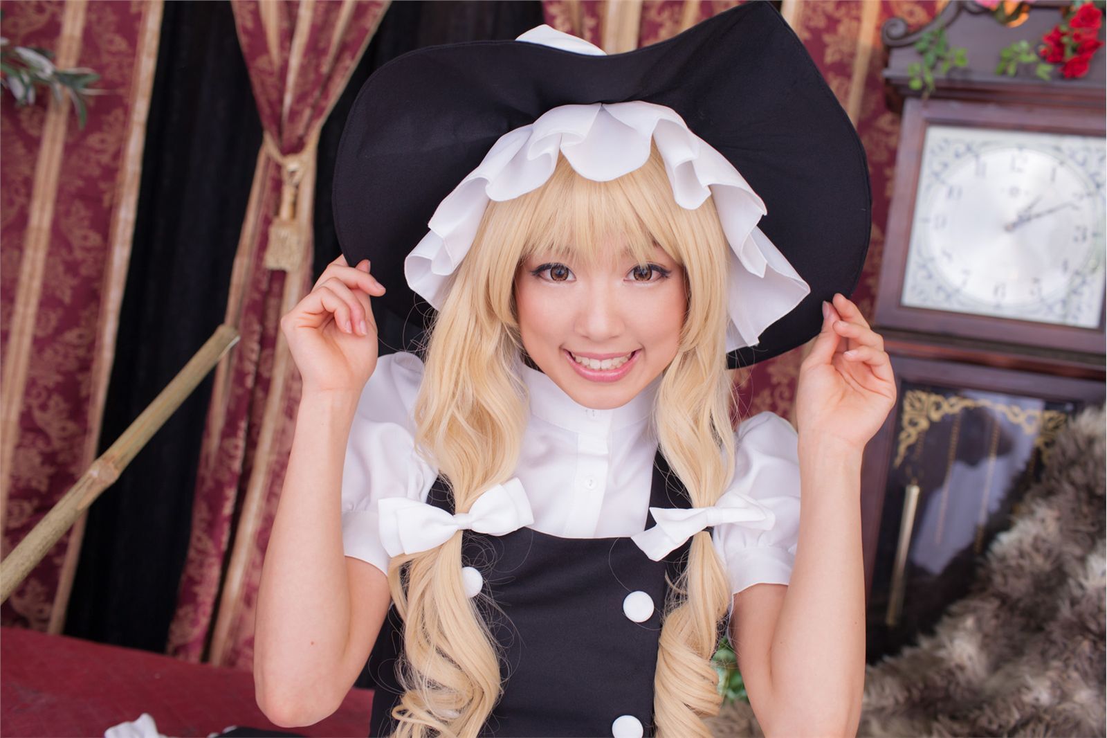 [Cosplay]  Beautiful Marisa Kirisame from Touhou Project