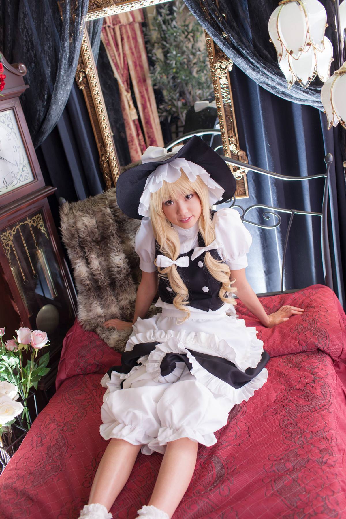 [Cosplay]  Beautiful Marisa Kirisame from Touhou Project